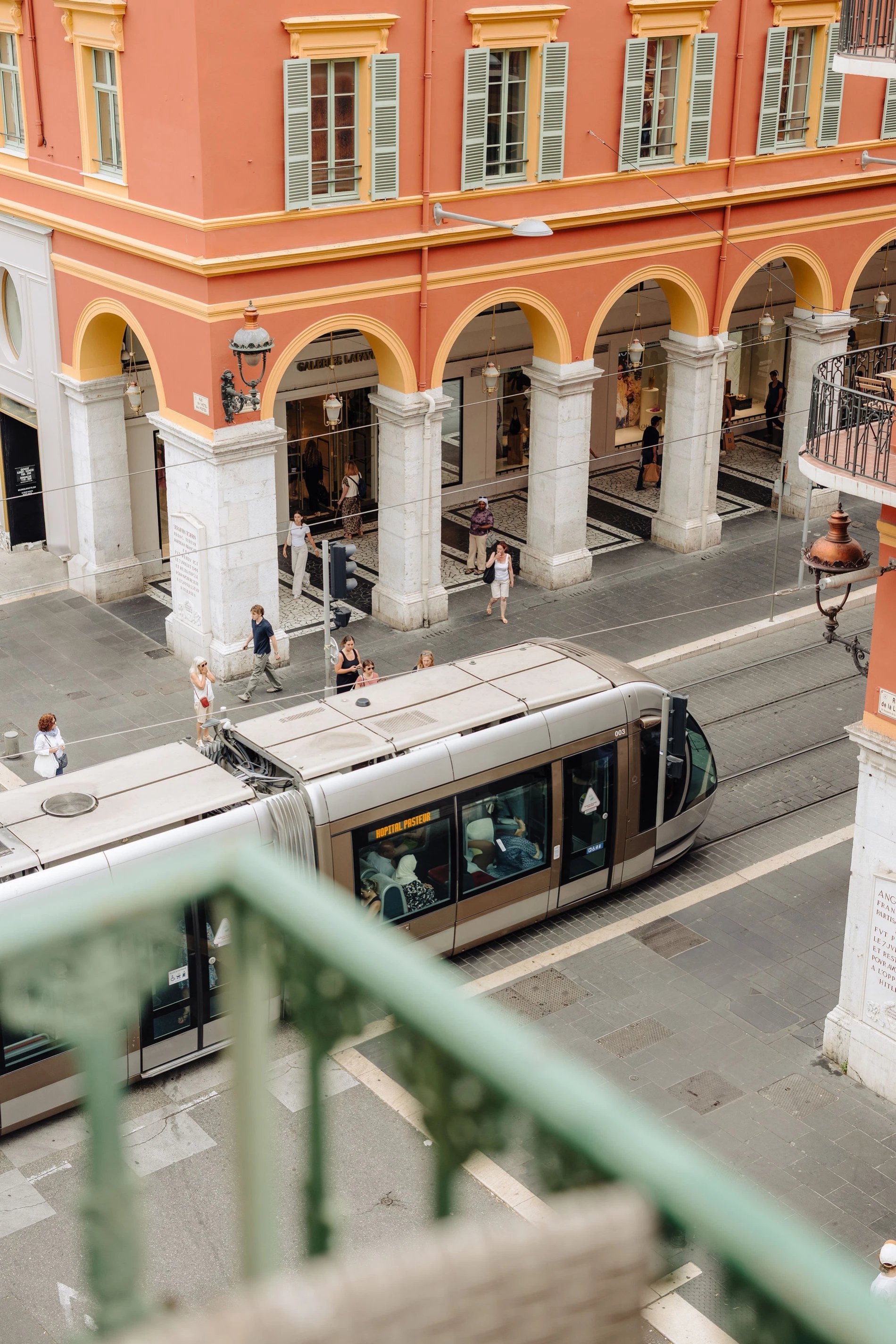 d2d43943-b699-4a94-afda-8853c08d98b2