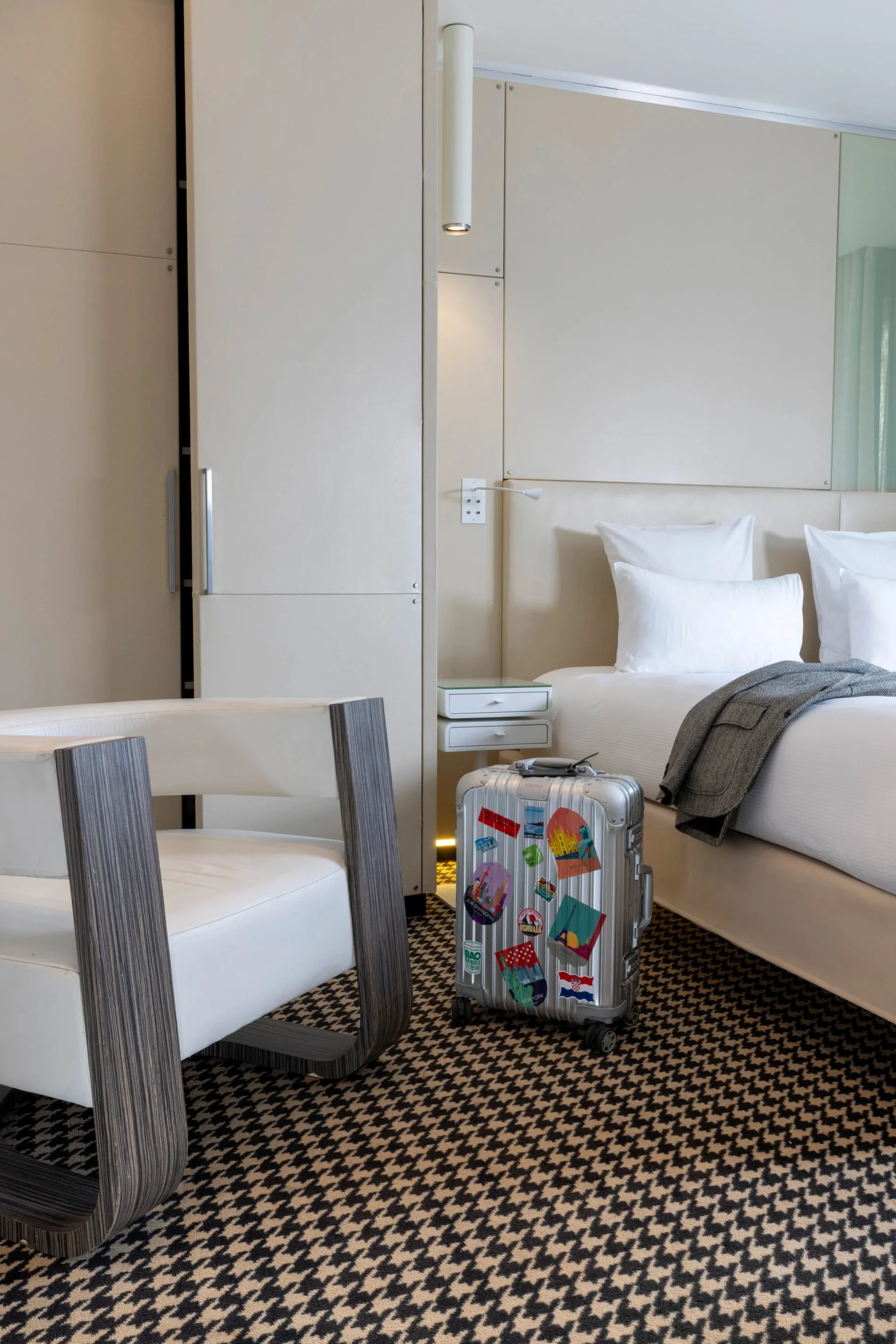 Hôtel Félicien Chambre Supérieure Pearl Penderie