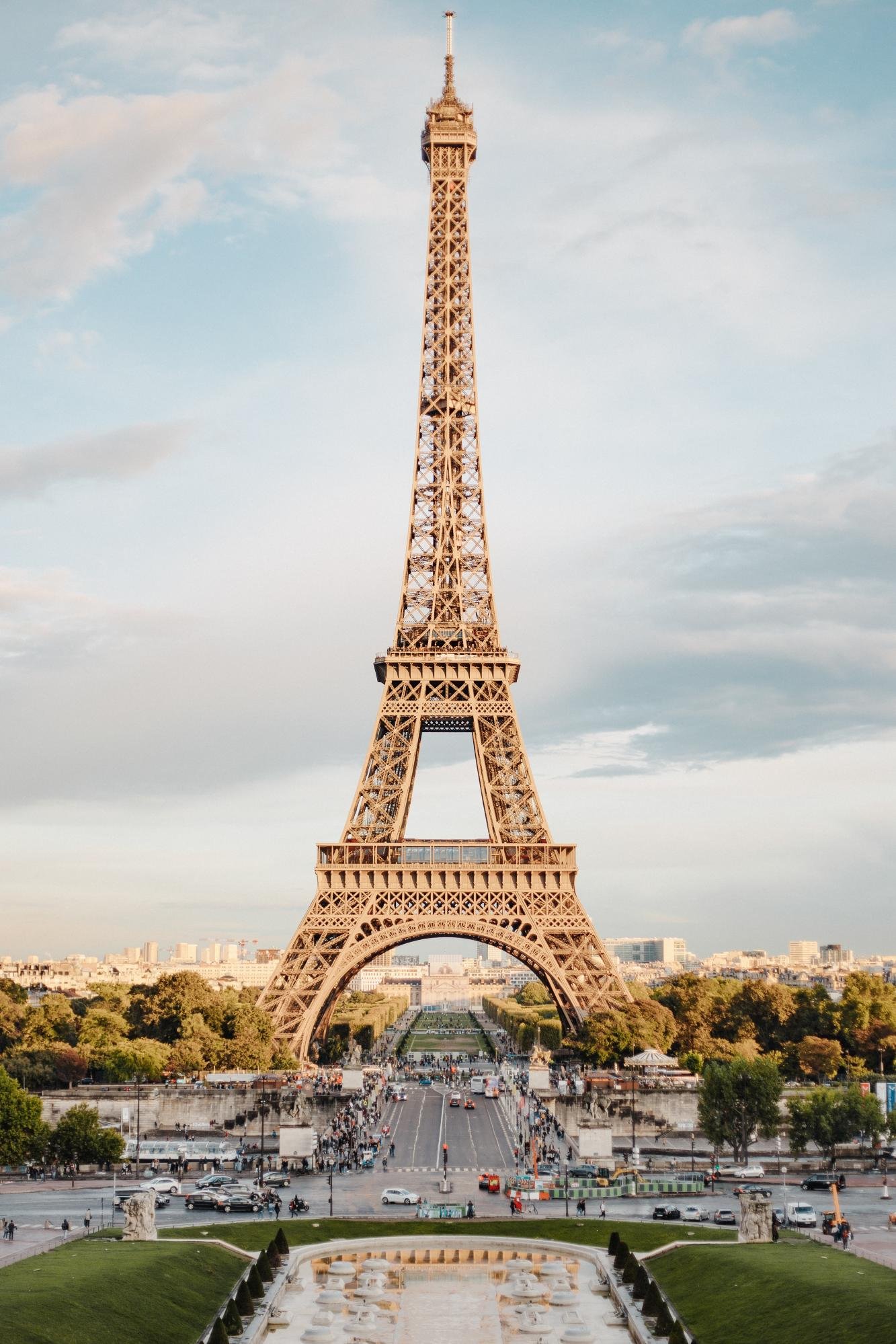 La Maison Champs Elysées | Tour Eiffel