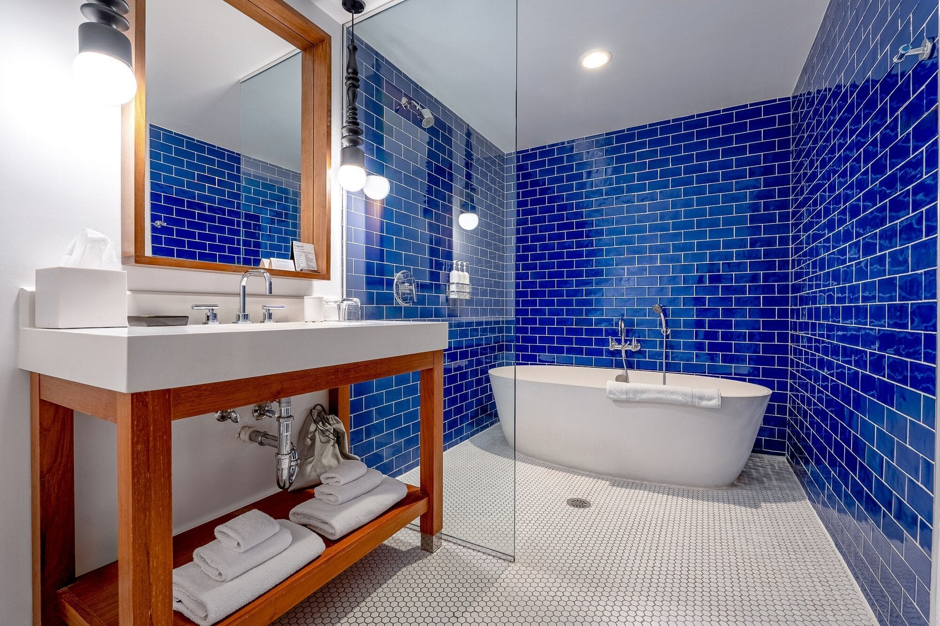 Hotel Suites Miami Beach - Prestige Balcony Room - Angler's Hotel