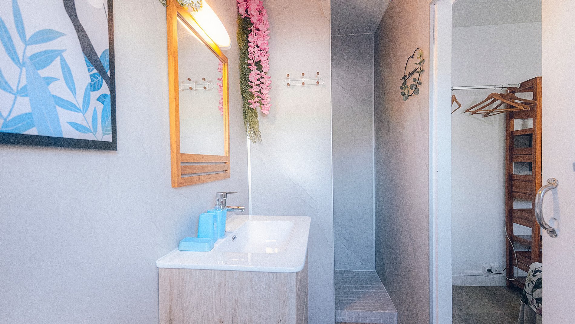 d3e58ee1-8ff2-4c6f-a8df-d20eee7f8e9c