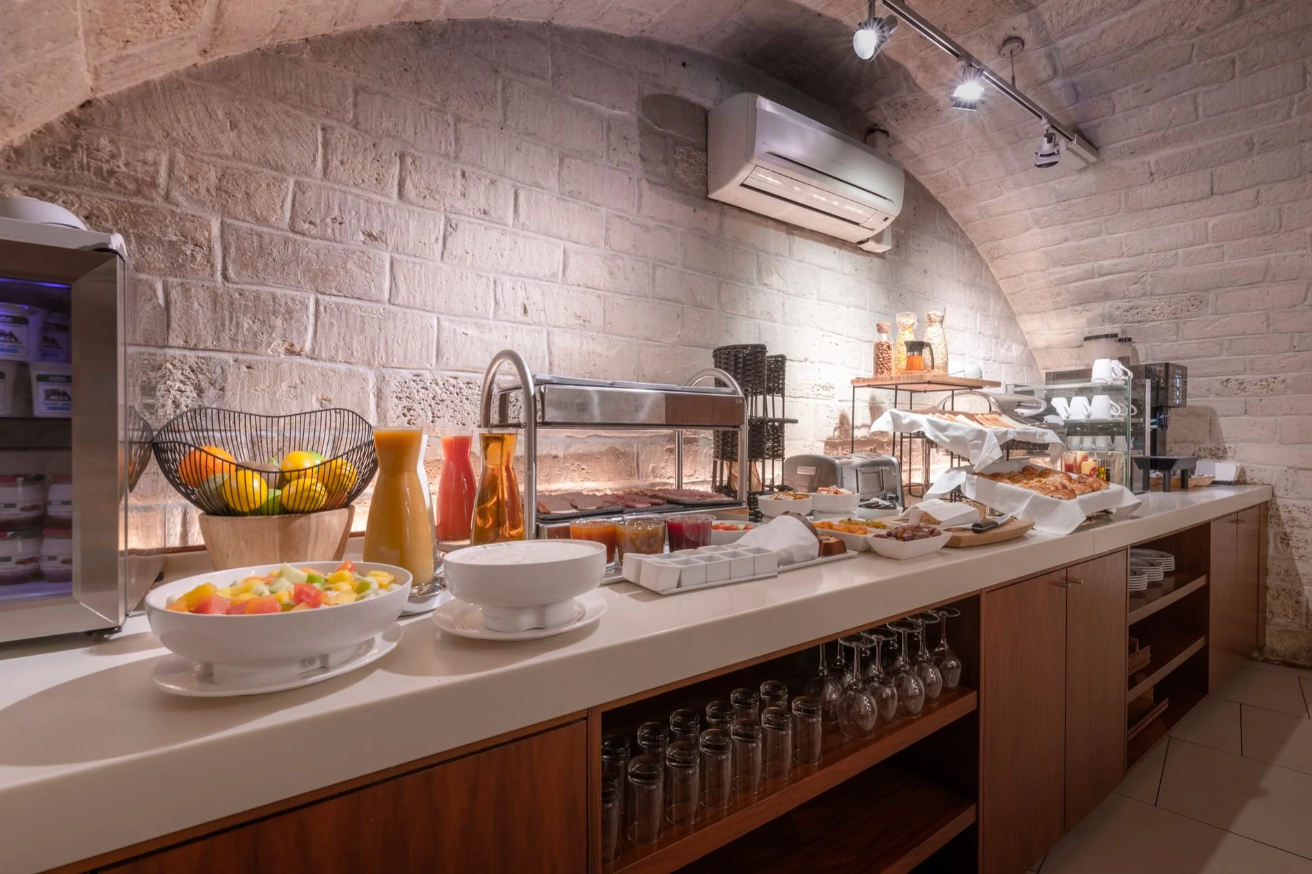 9 hotel opera paris petit dejeuner express