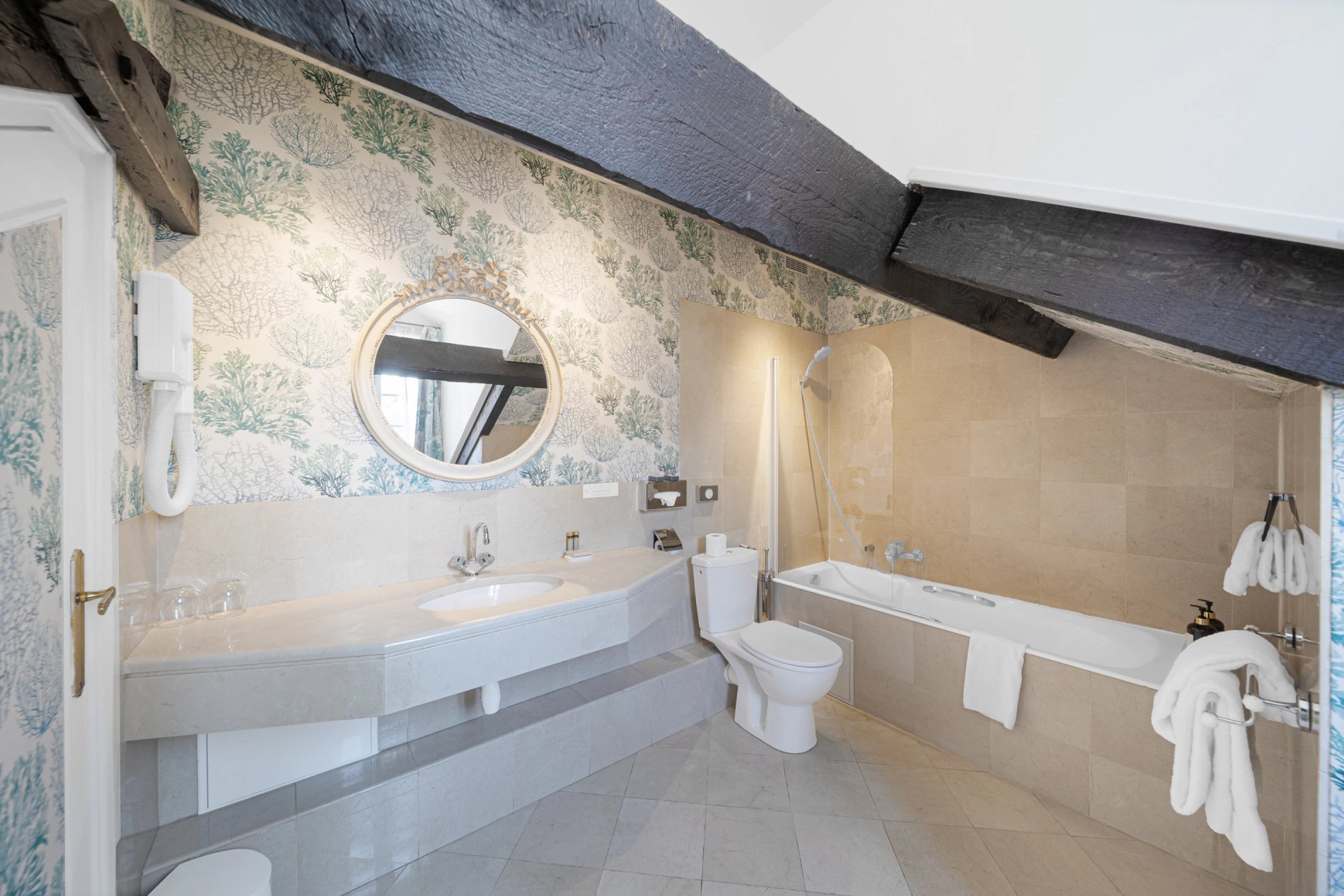 d5c5f272-dc1a-44ea-9b73-6e1b075c3135