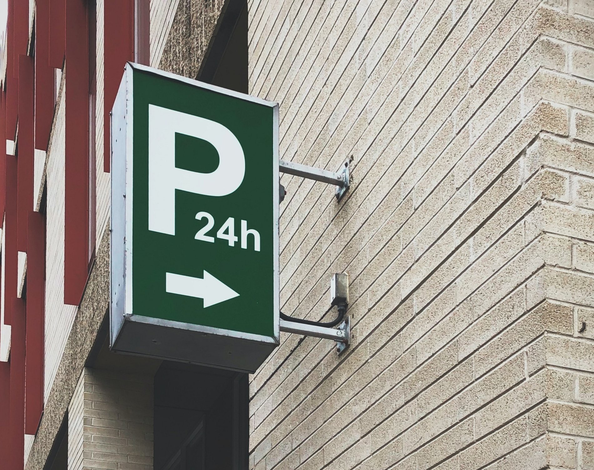 voco Paris Montparnasse parking lot