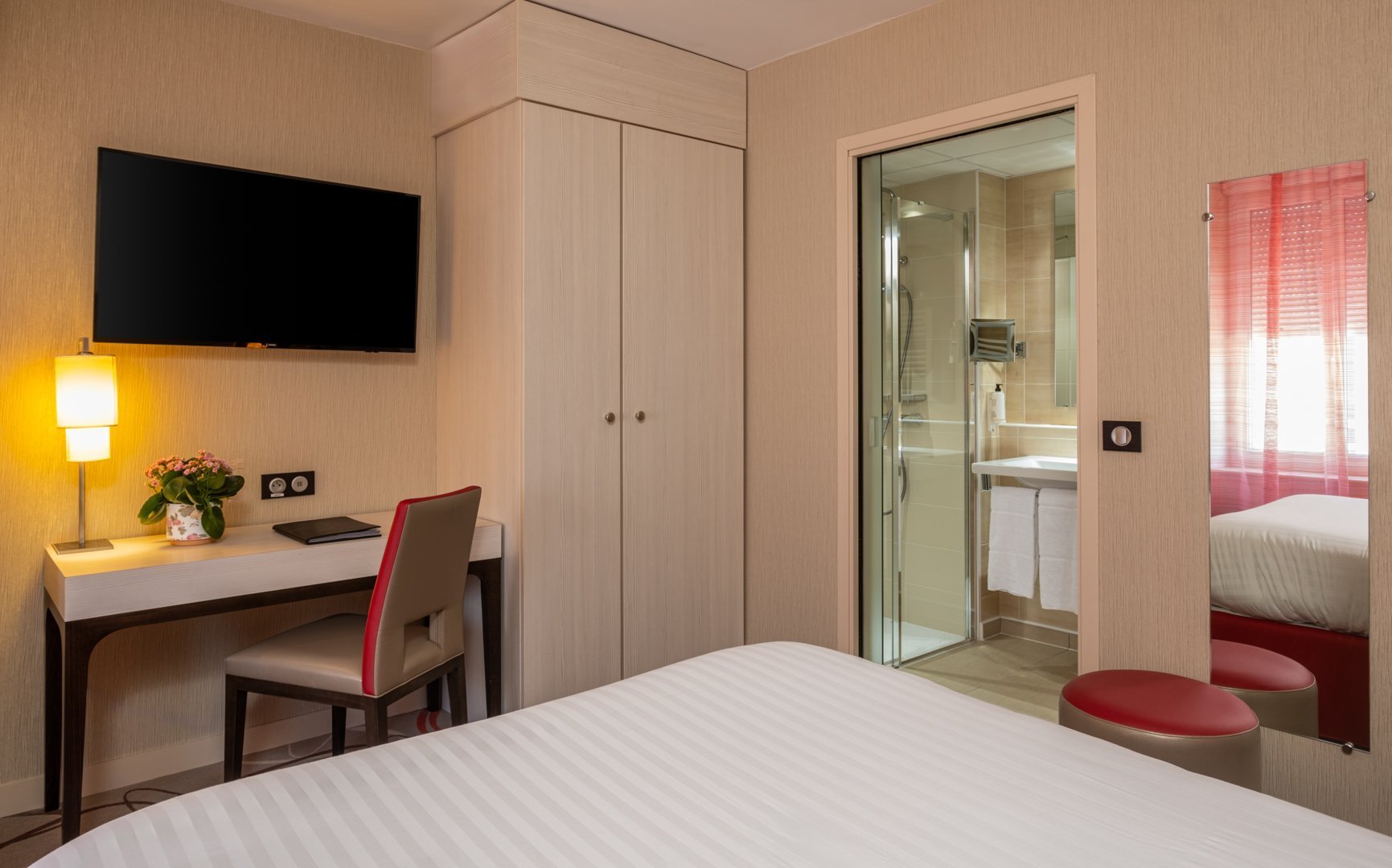 d60287fe-8cfd-4861-9328-d20aa9430955