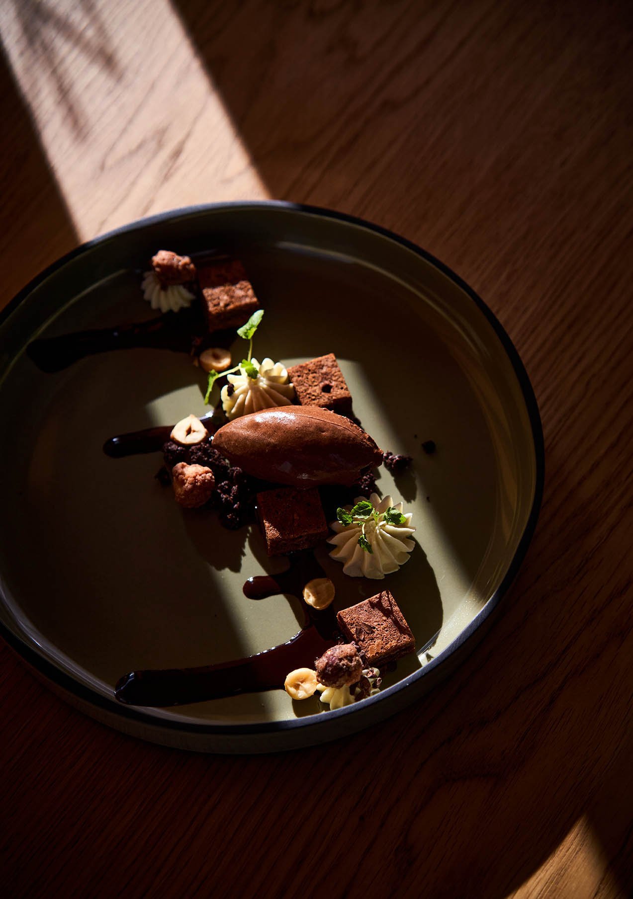 Le RoofTop, a restaurant near Lyon's city hall with a glass roof, a south-facing terrace and generous, creative seasonal cuisine.