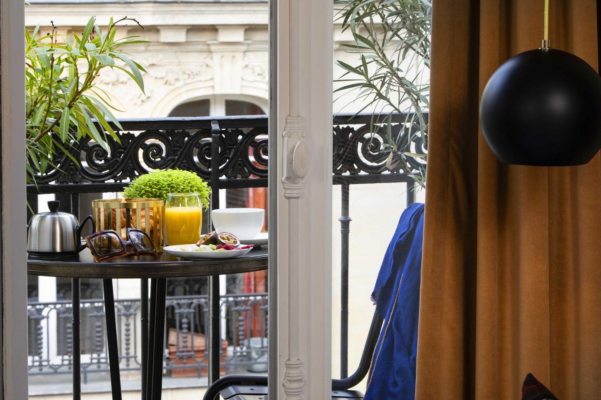 Hotel Monsieur Superior Balcony Room Paris