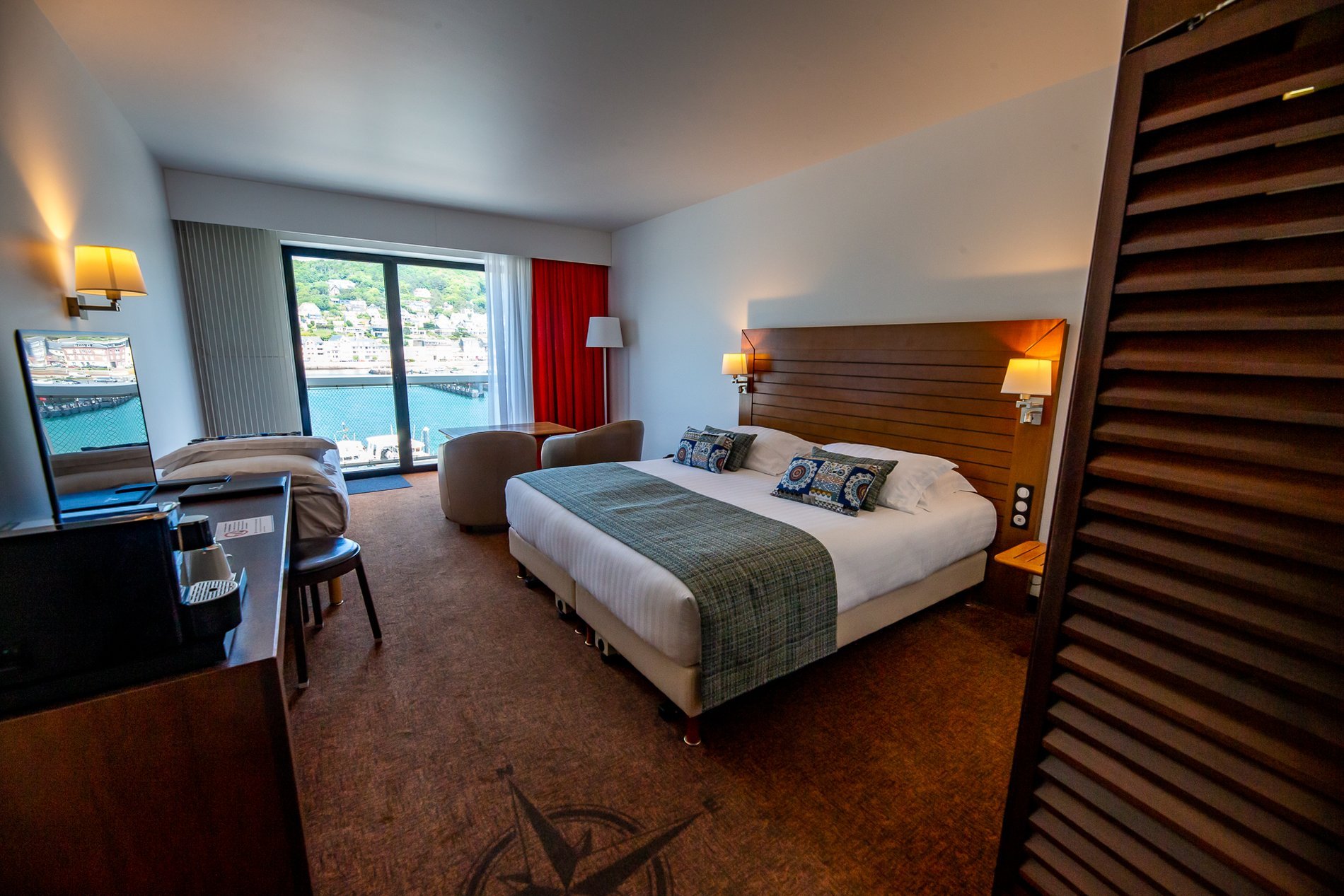 Plan your romantic weekend in Normandy 4 Chambre Superieure Vue Mer Hotel le grand pavoisCStephaneLeroy 0264.jpg