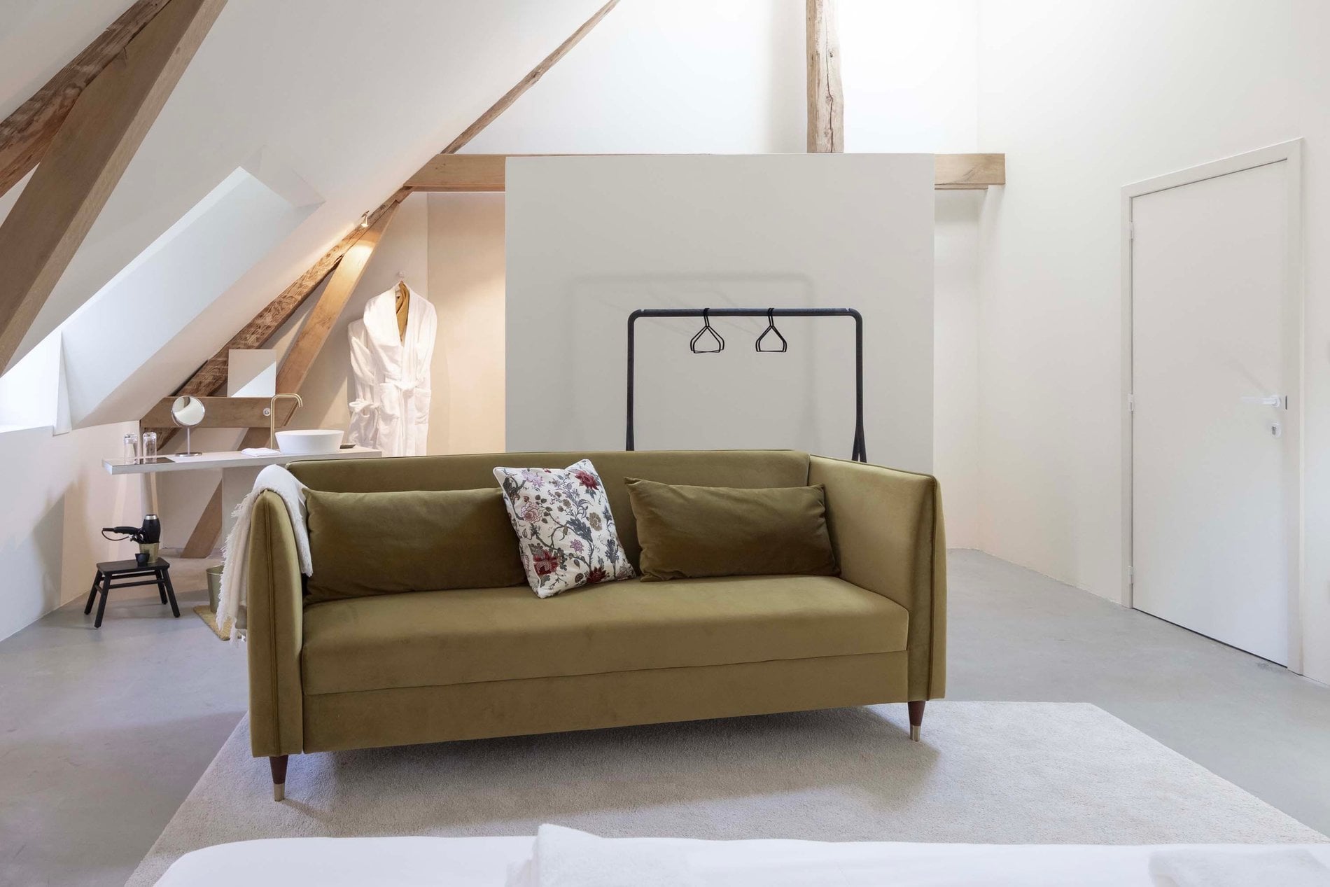 da2c16d3-6660-43b3-a35f-ad764723bfde