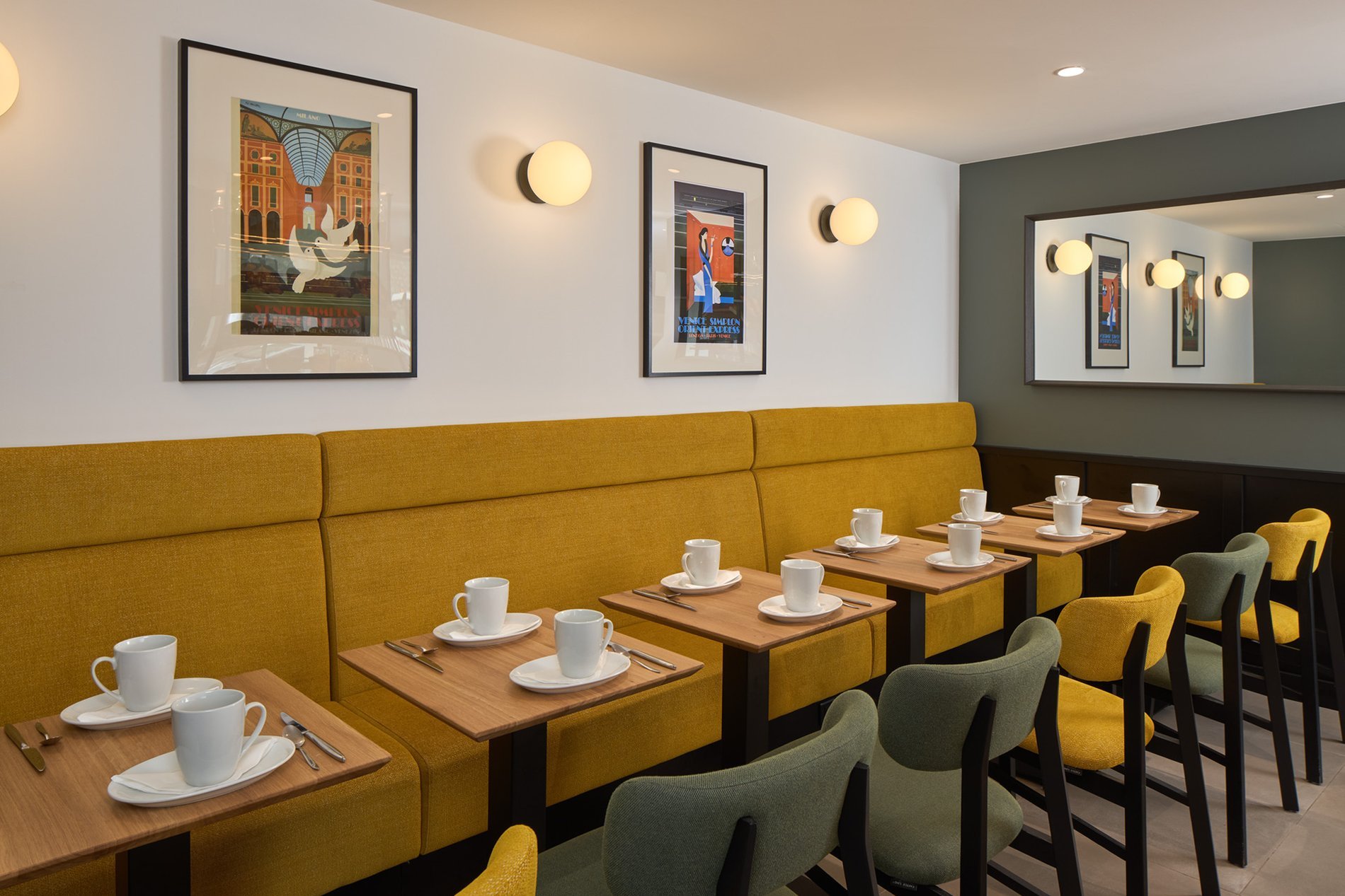 Salle de Petit-déjeuner à l'hôtel Gare de l'Est