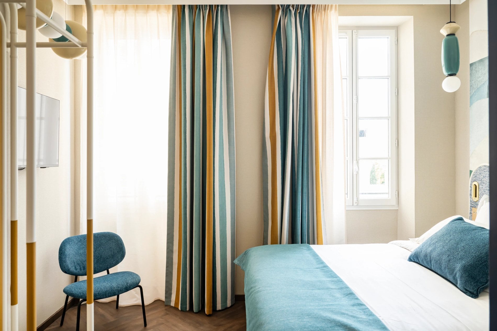 db6b83c3-195c-4638-90f1-a887531a2365