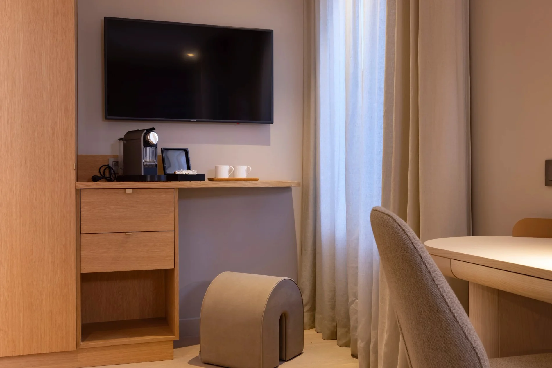 Hôtel Beige Chambre Deluxe Balcon Bureau Machine à café