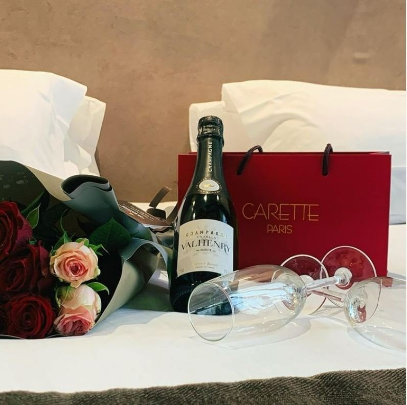 dba6c3ac-c924-4773-a6d7-4dd446e92cd8