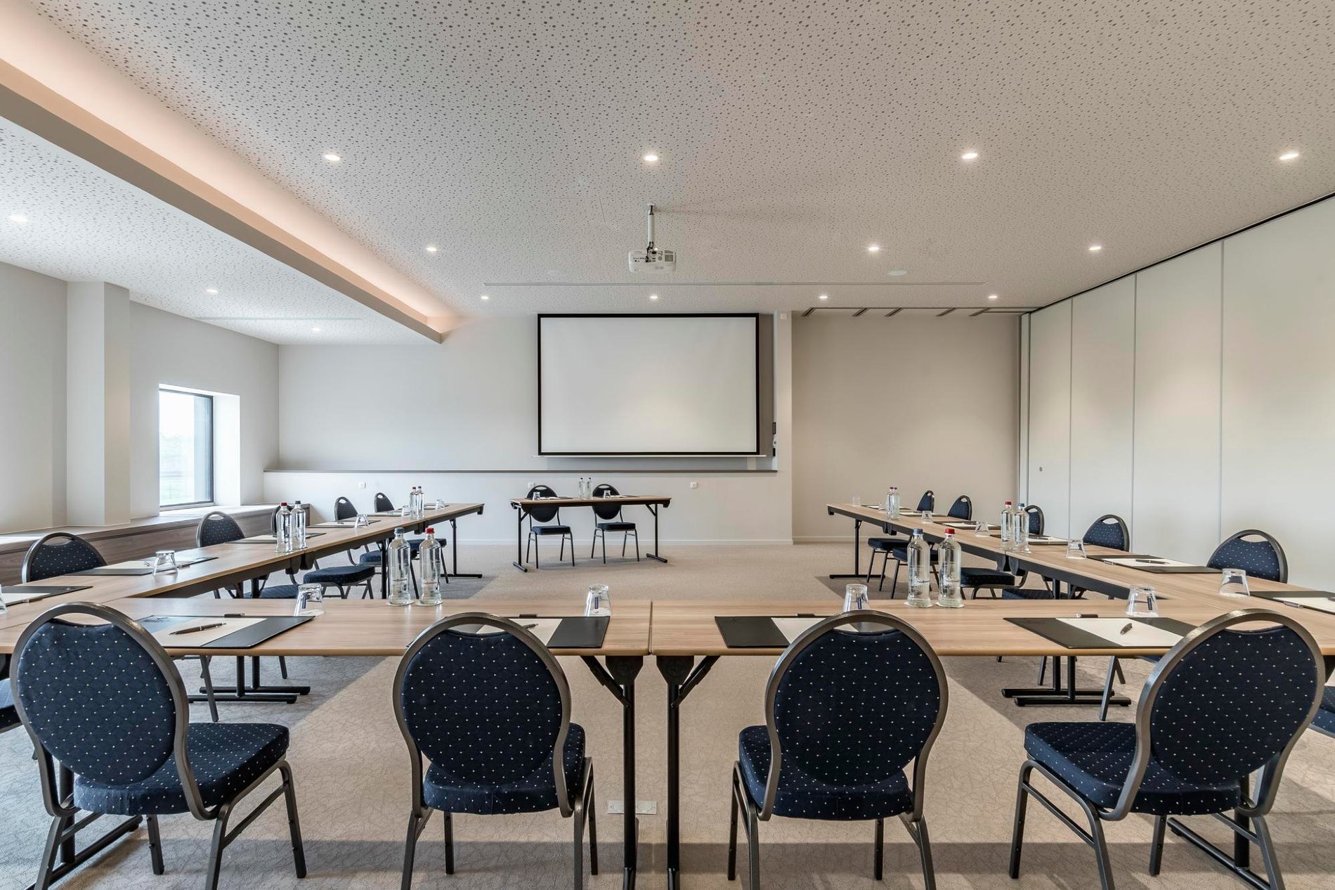 dc6f7f37-994d-4706-bf80-24e42374c3dc