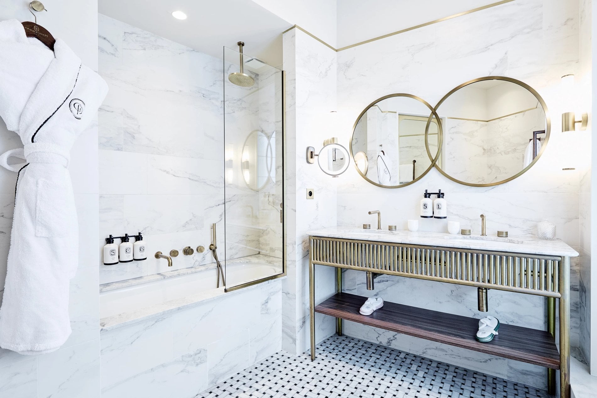 dc74c792-c4e6-4afb-86a5-48703eaa5c35