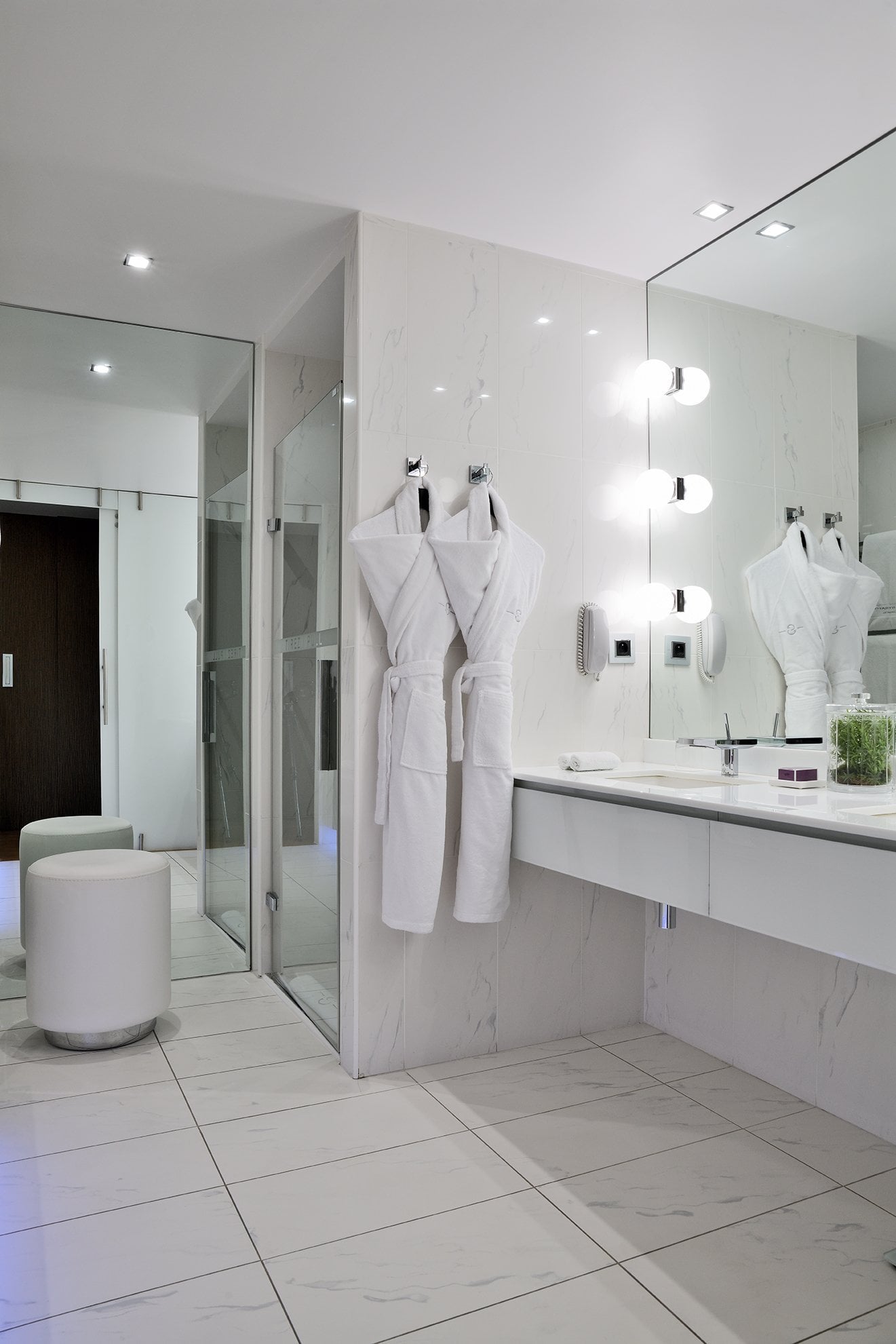 dd28a166-6478-49c9-9120-513b5aa357de