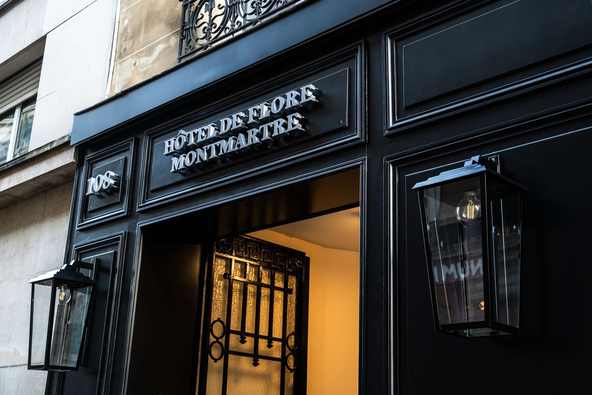 Façade - Hôtel de Flore - Charming Hotel Paris 18