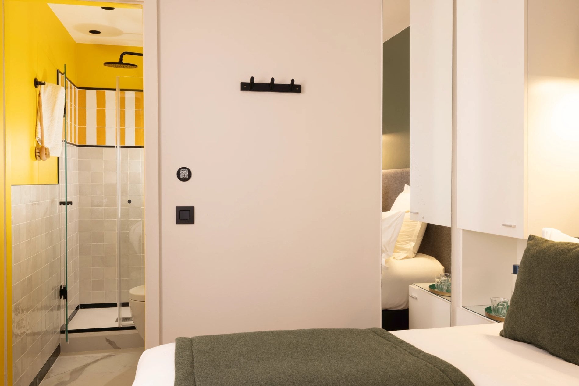 Hotel Brady Classic Room Bathroom