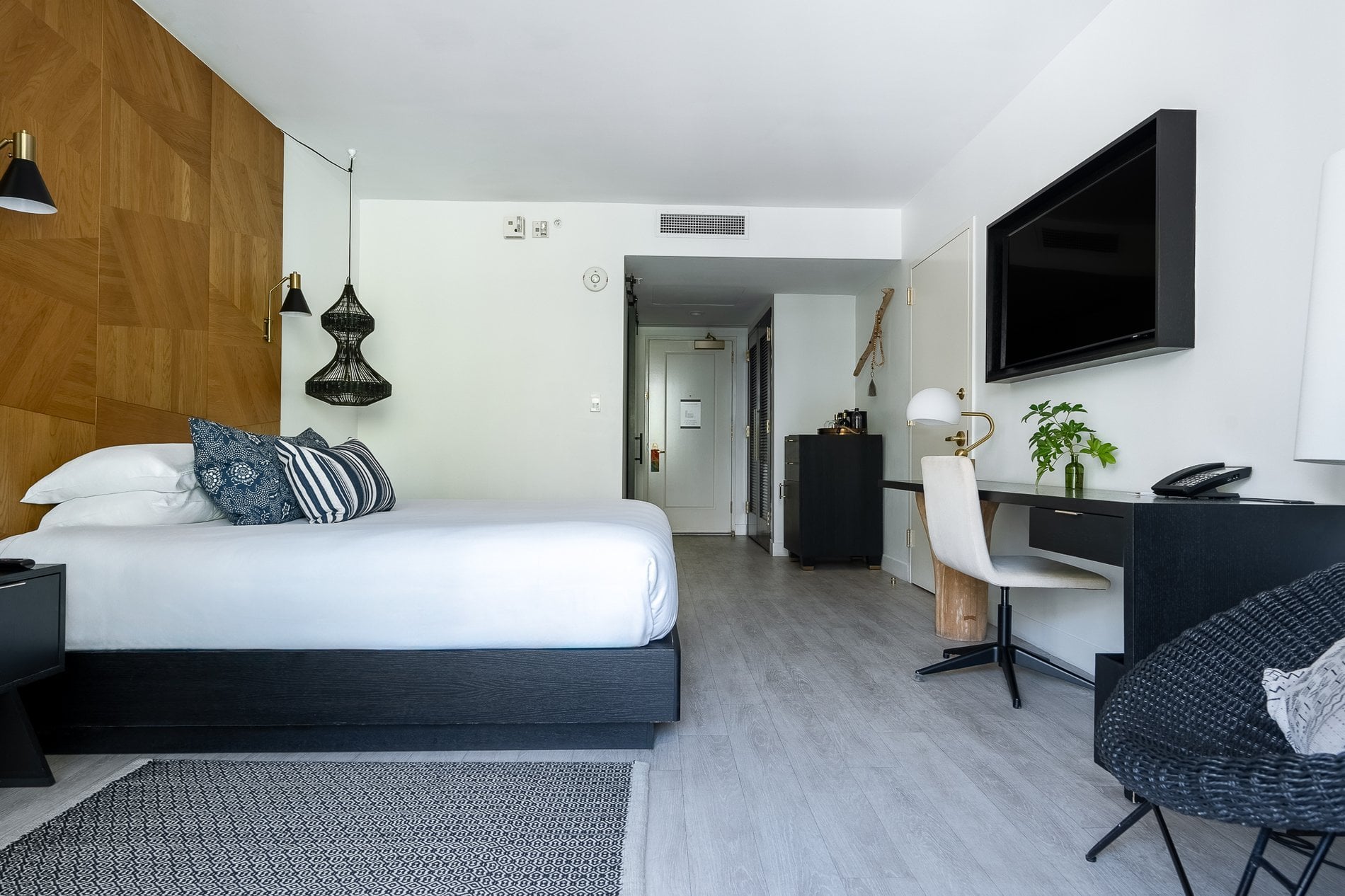 Hotel Room South Beach Miami - Deluxe Room - Angler's Hotel