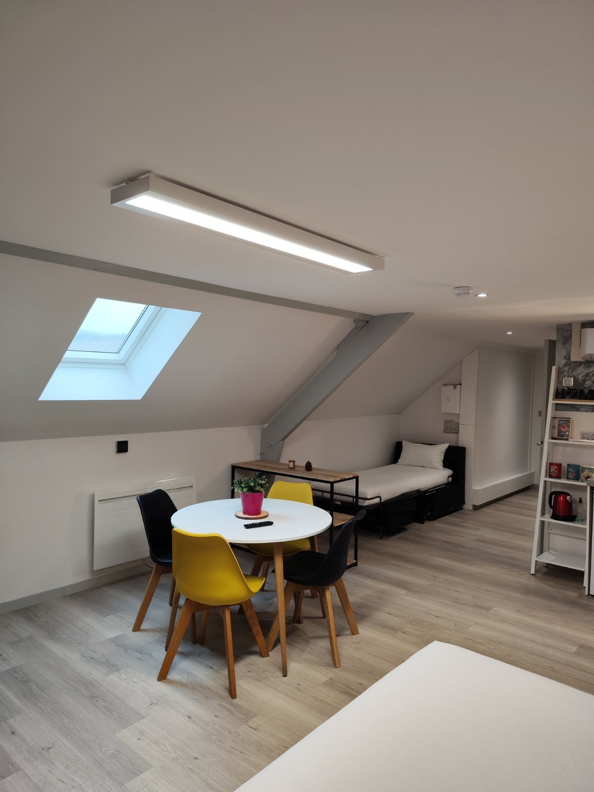 L’Appart – Chambre avec kitchenette au Break Hôtel à Vierzon