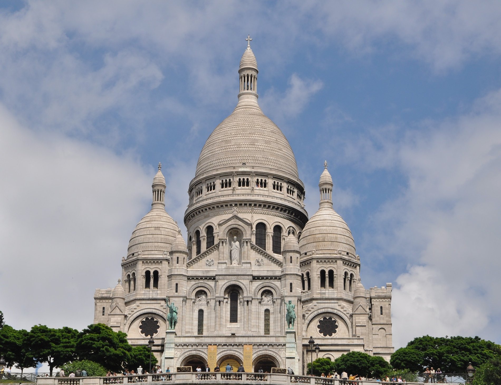 Basilique du Sacré-Cœur de Montmartre à Paris, monument emblématique accessible depuis l’Hôtel Glasgow Monceau