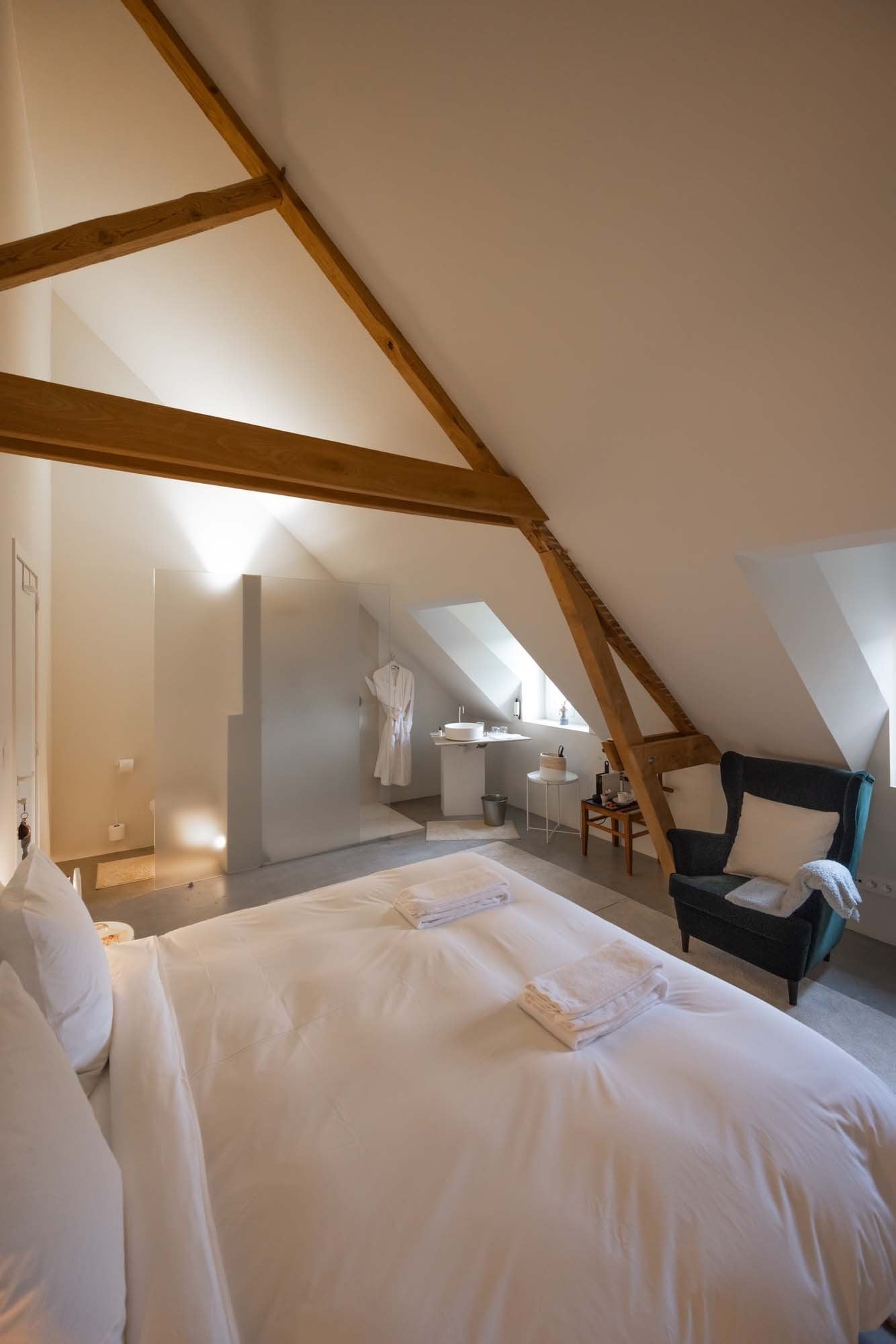 e0fb0ab5-c237-4fe8-993b-f51e49c82530