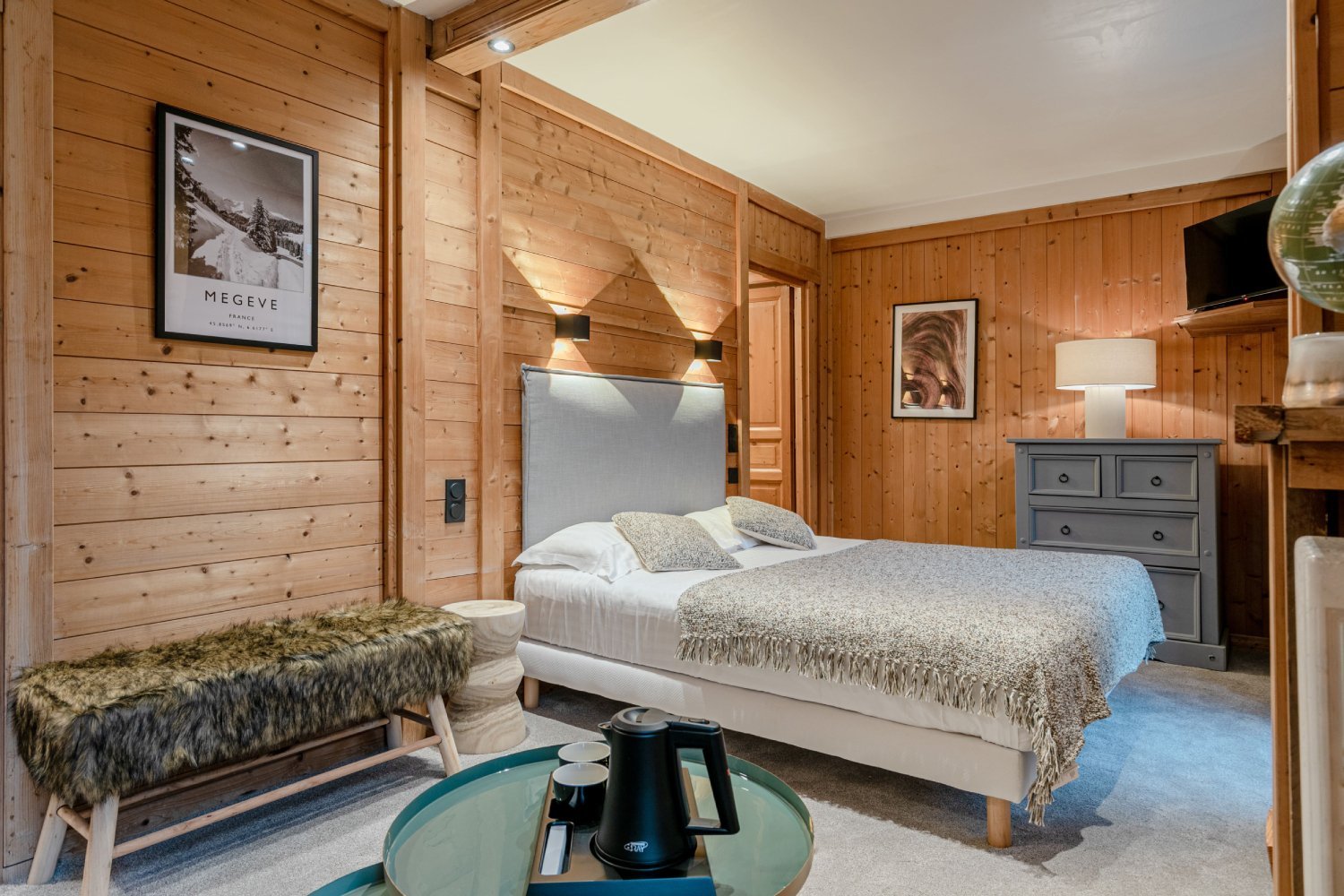 e11ab957-fabc-4e2b-9156-2f2f4ef9a3b3