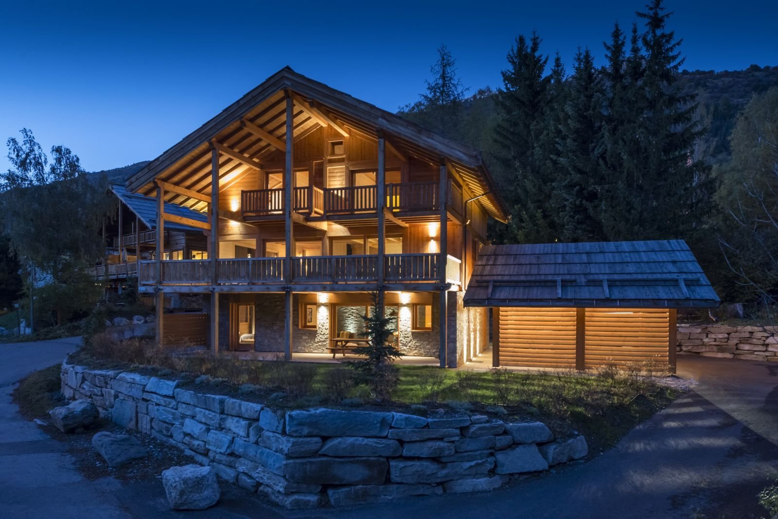 e1425648-53a6-4879-85c2-224544deceaa