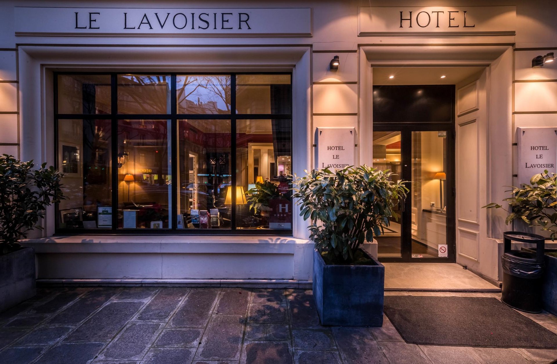 Hotel Le Lavoisier Facade