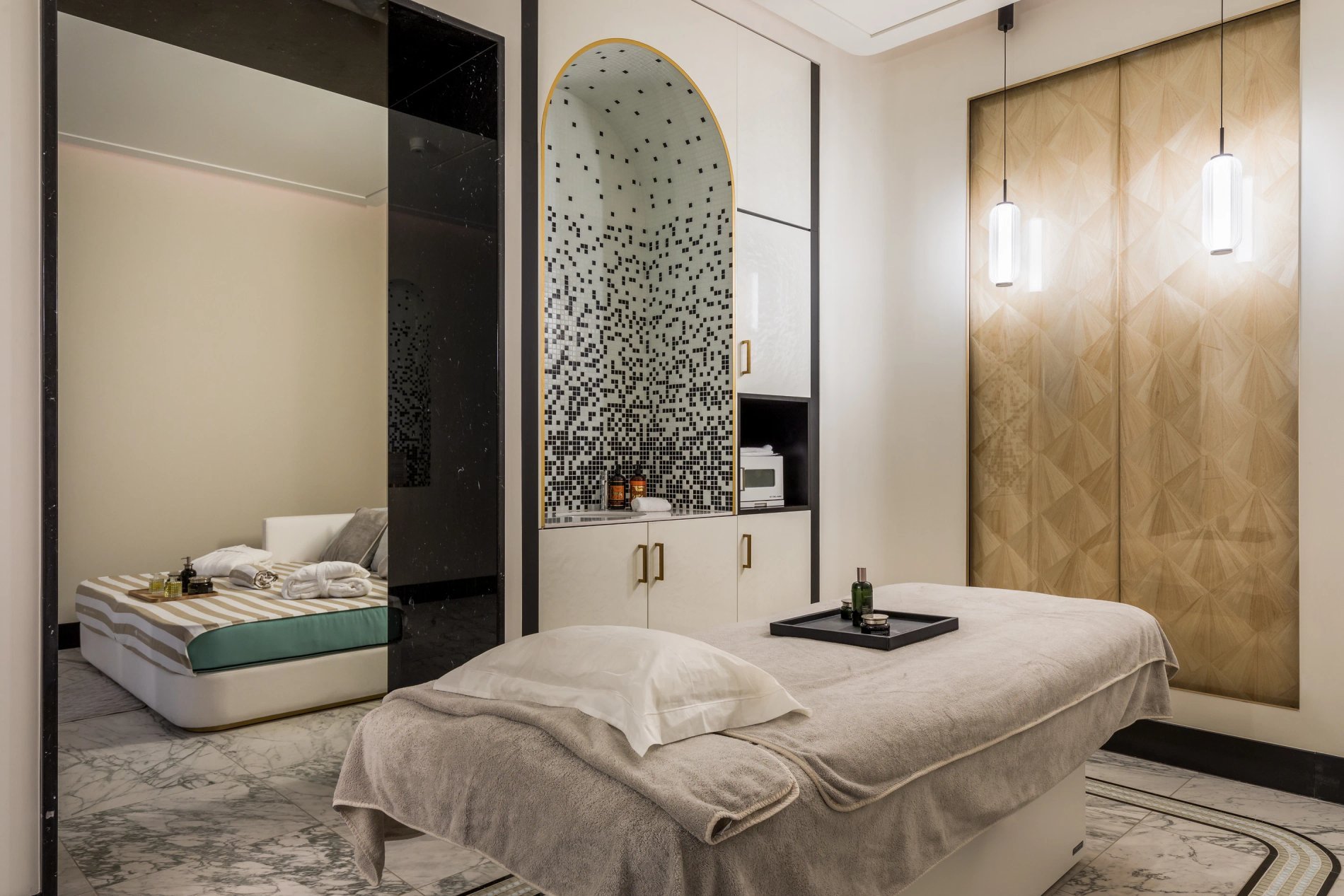 Maison Albar - Le Victoria | Jacuzzi and massage area