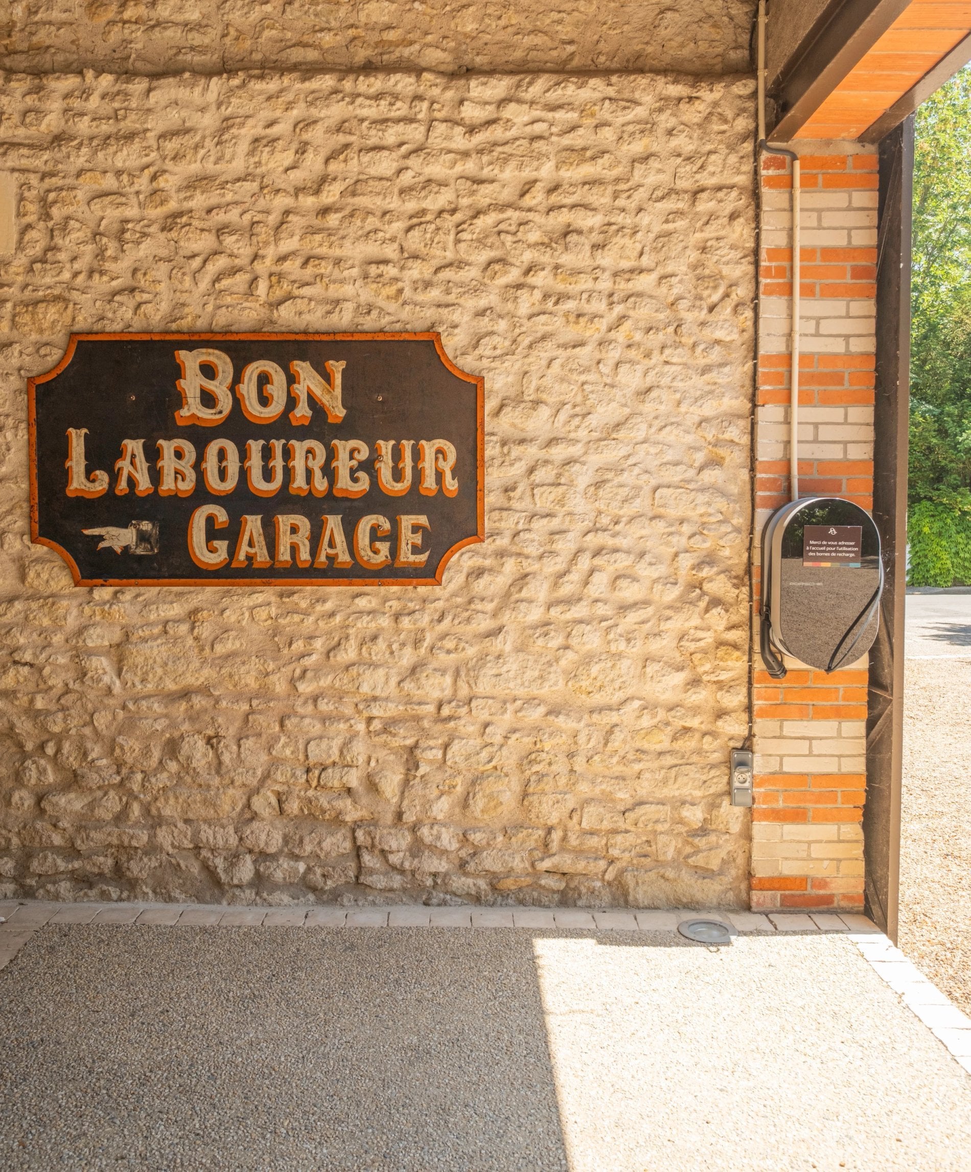 e31806cd-15a3-4e25-a480-572bd018895c