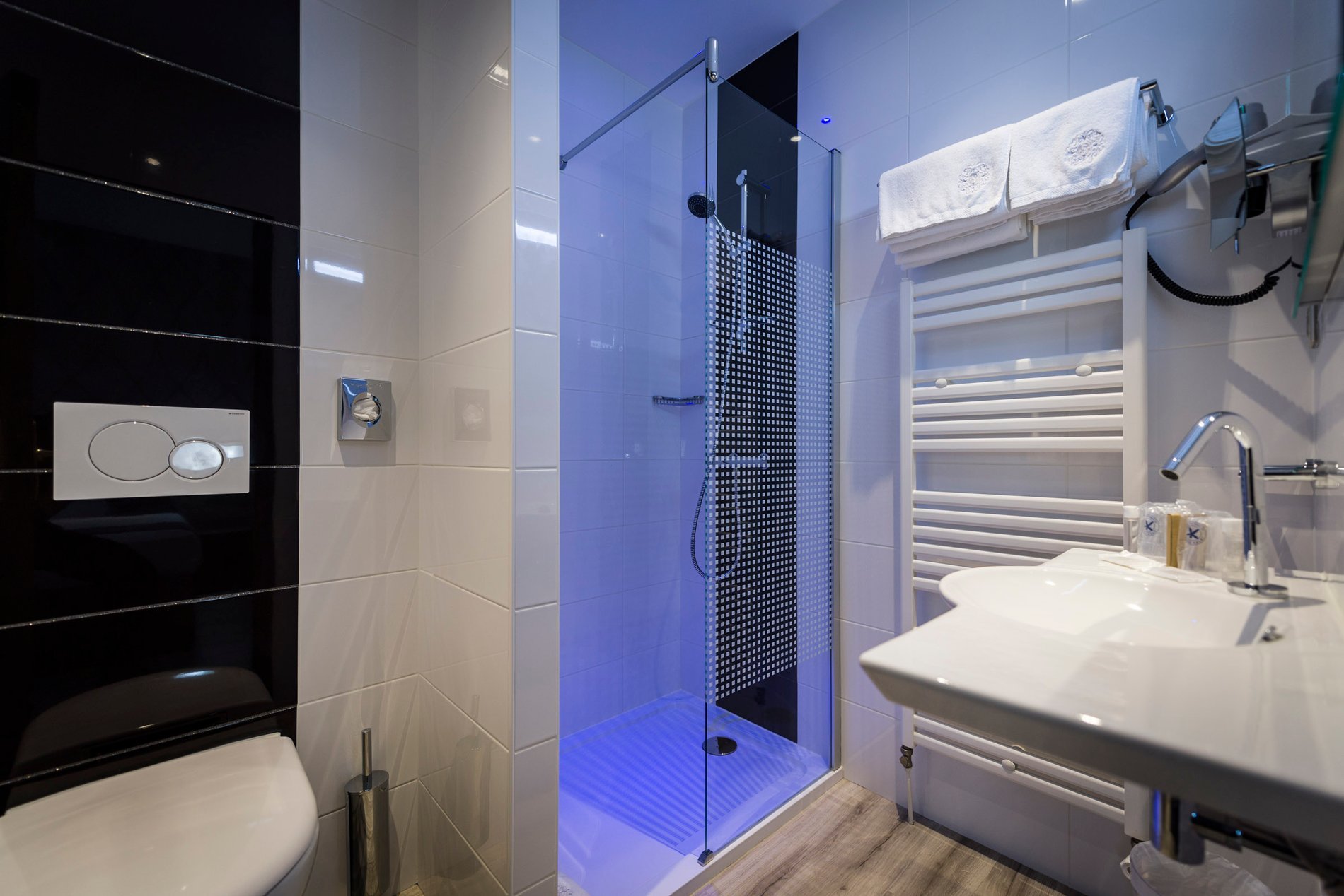 e466aaaa-fd42-4b5e-a291-cf24e4071472