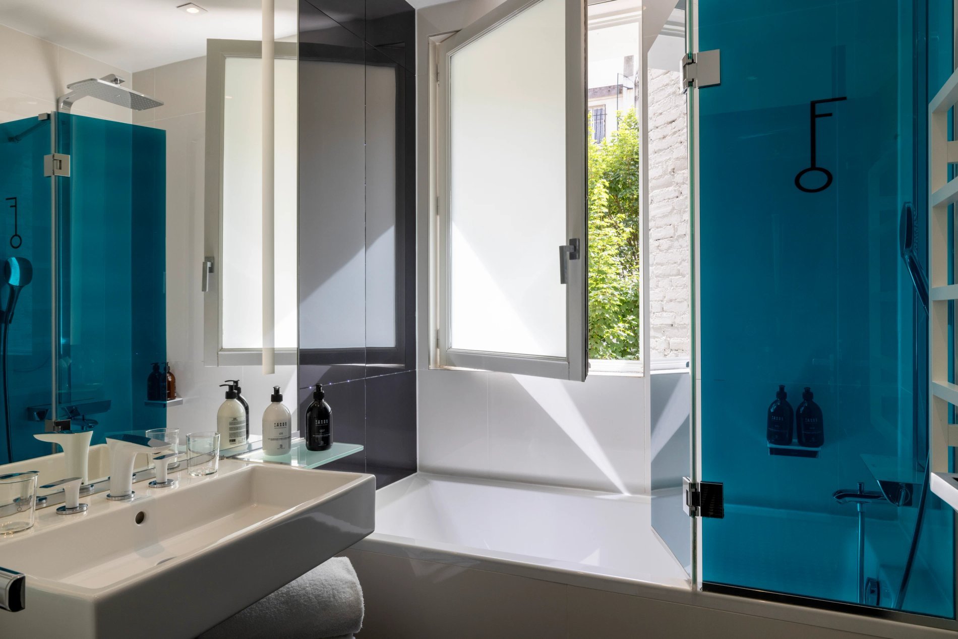 Hôtel Félicien Chambre Deluxe Couture Salle de bain