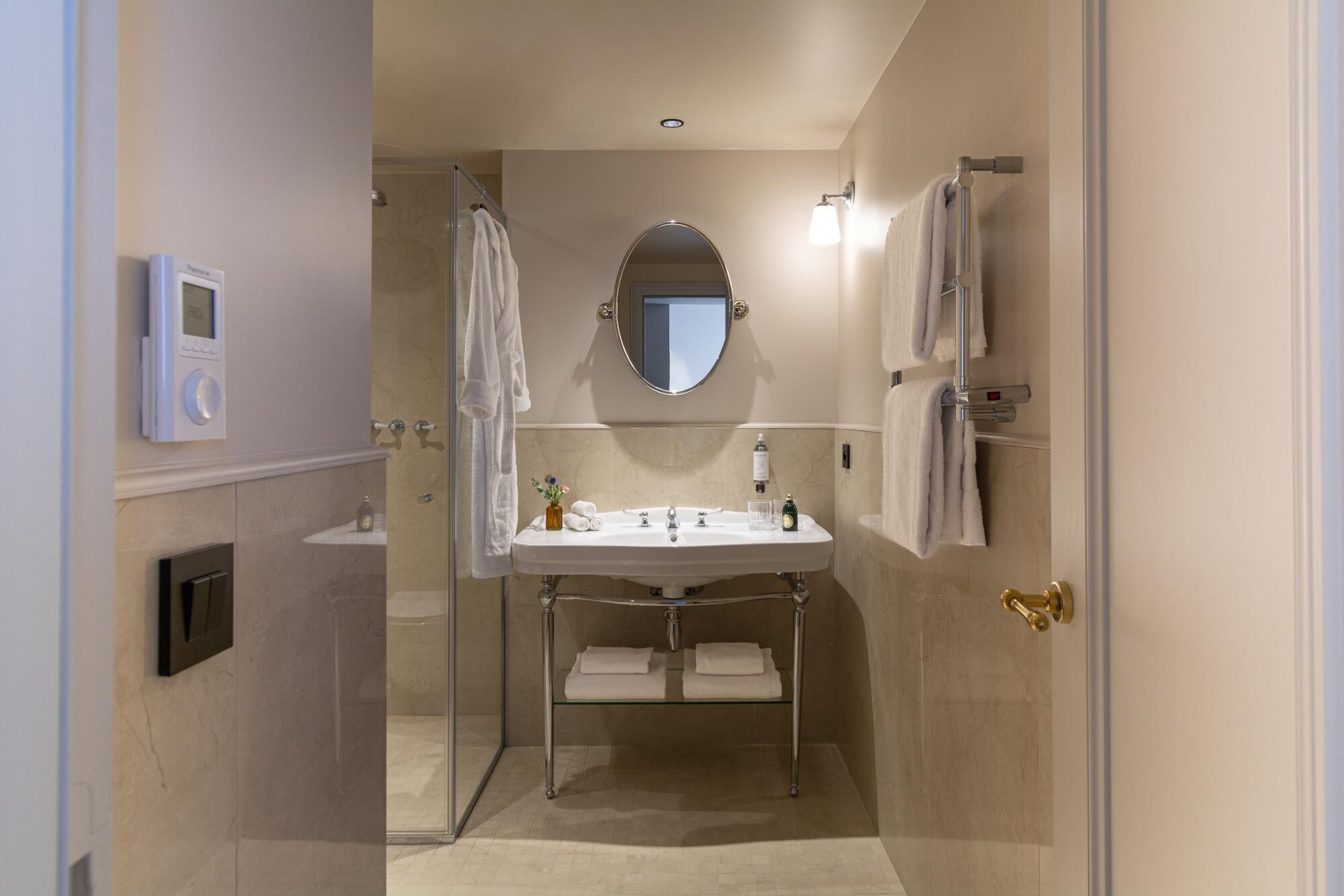 Hôtel & Spa Napoléon Suite Bathroom Shower