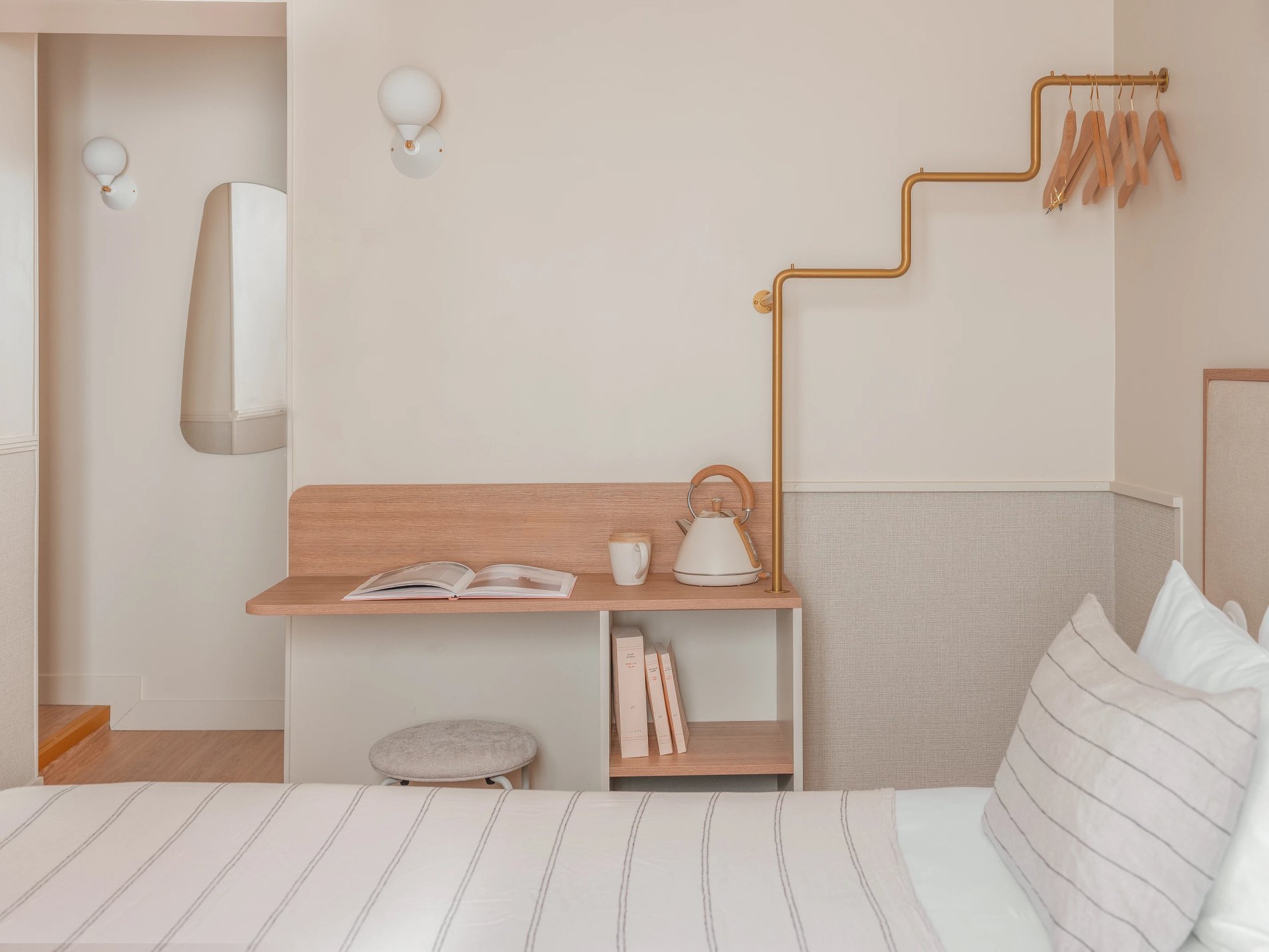 Hotel Basss | Comfy Room