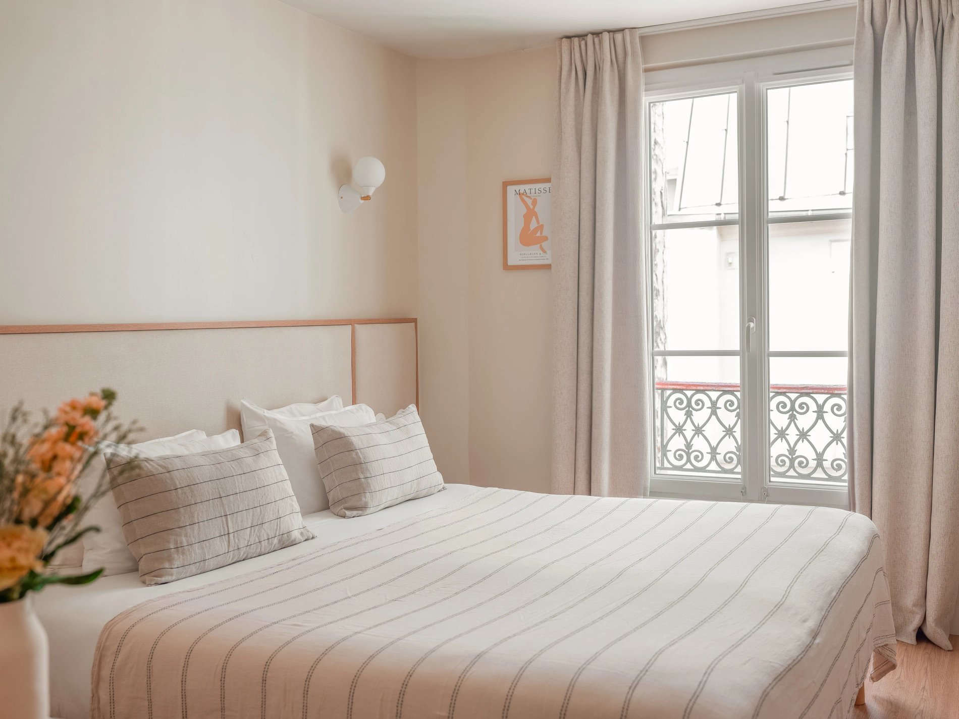 Hotel Basss | Comfy Room
