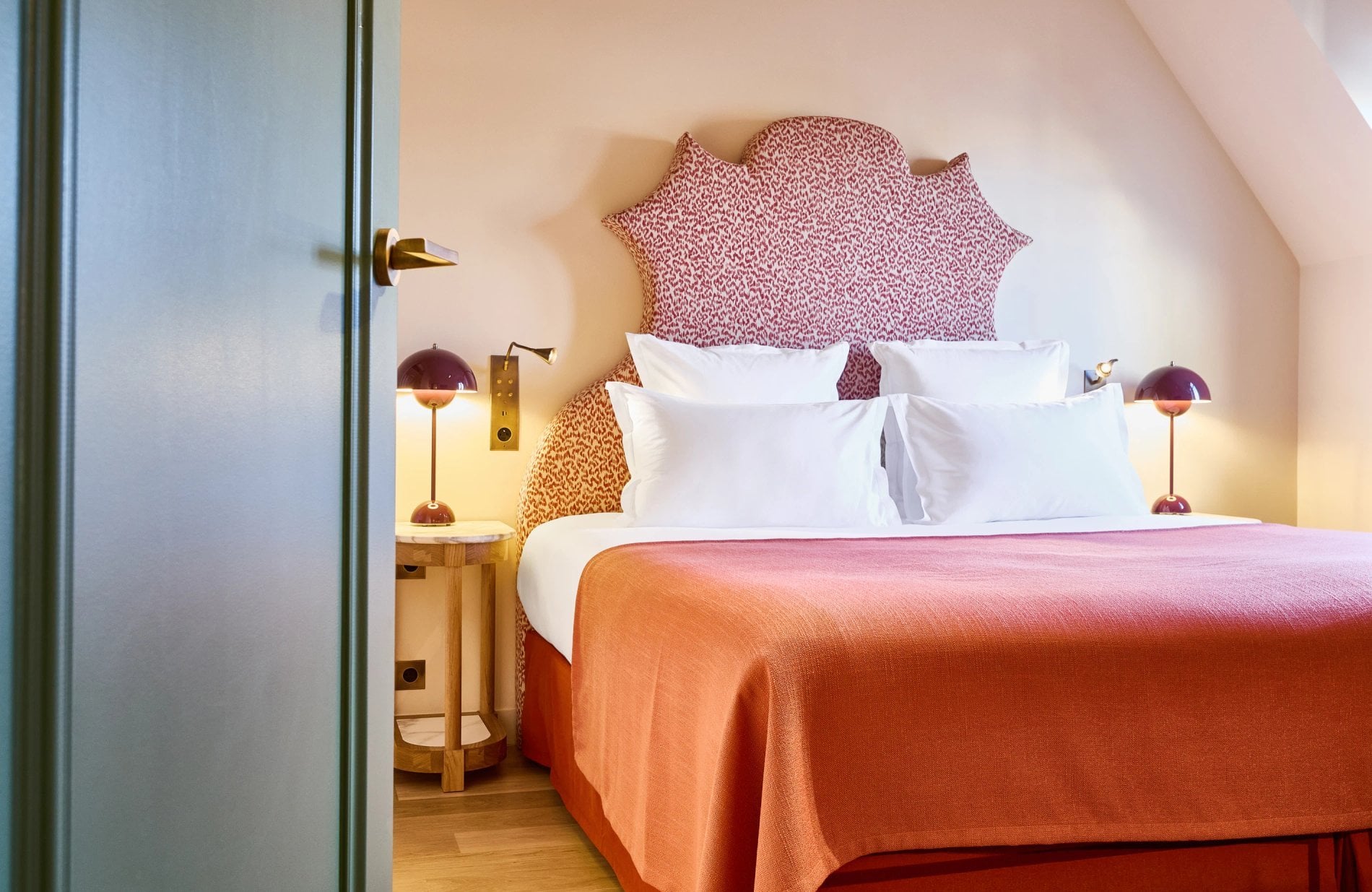 e56d4cd1-8e83-44f1-9eb2-4293bb12e54e