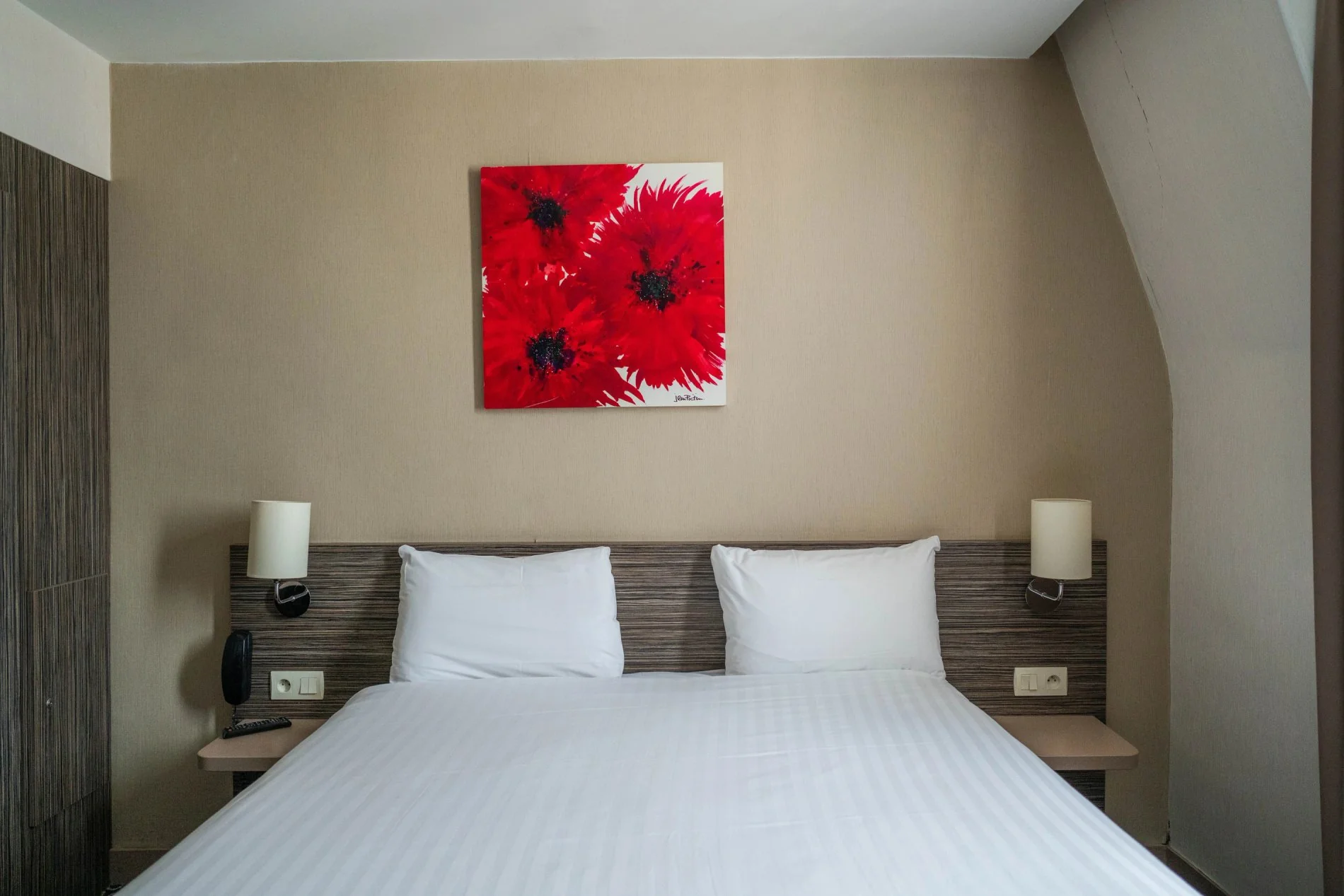 Chambre Confort Double au Timhotel, avec deux lits simples