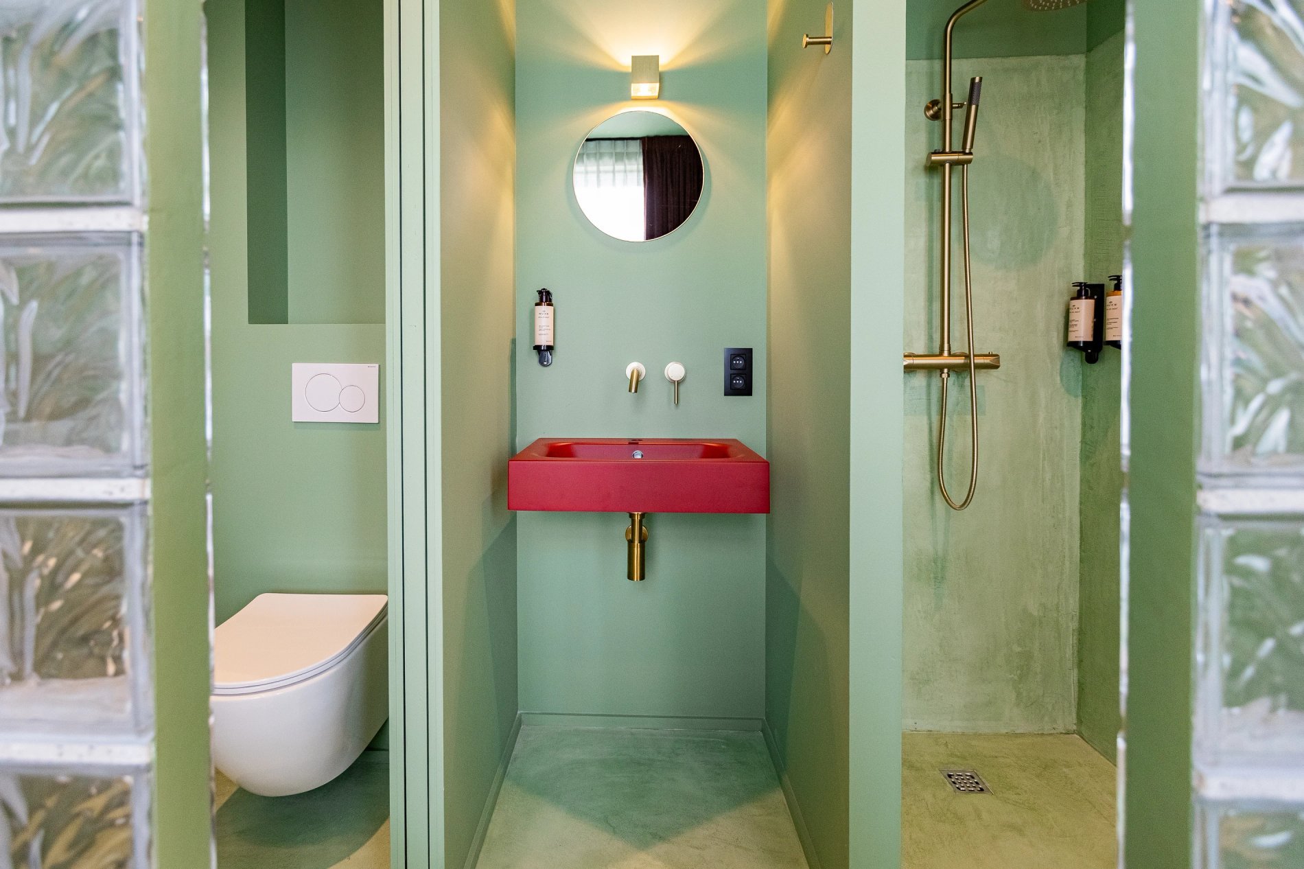 e652e5a0-c991-405e-a6d9-a9af6b3b034a