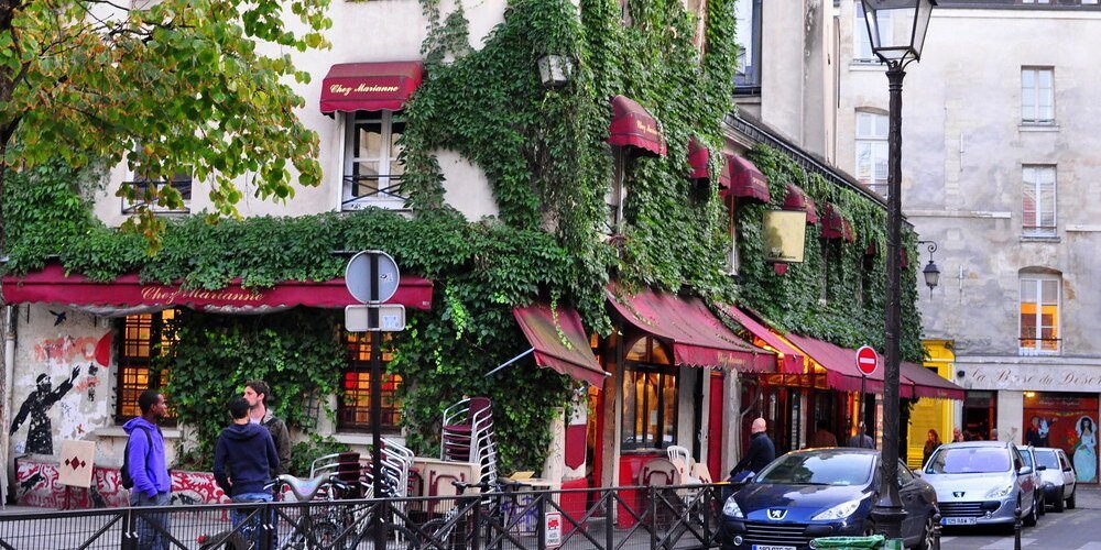 Boutique hotels in Marais Paris - Saint-Louis Hotels