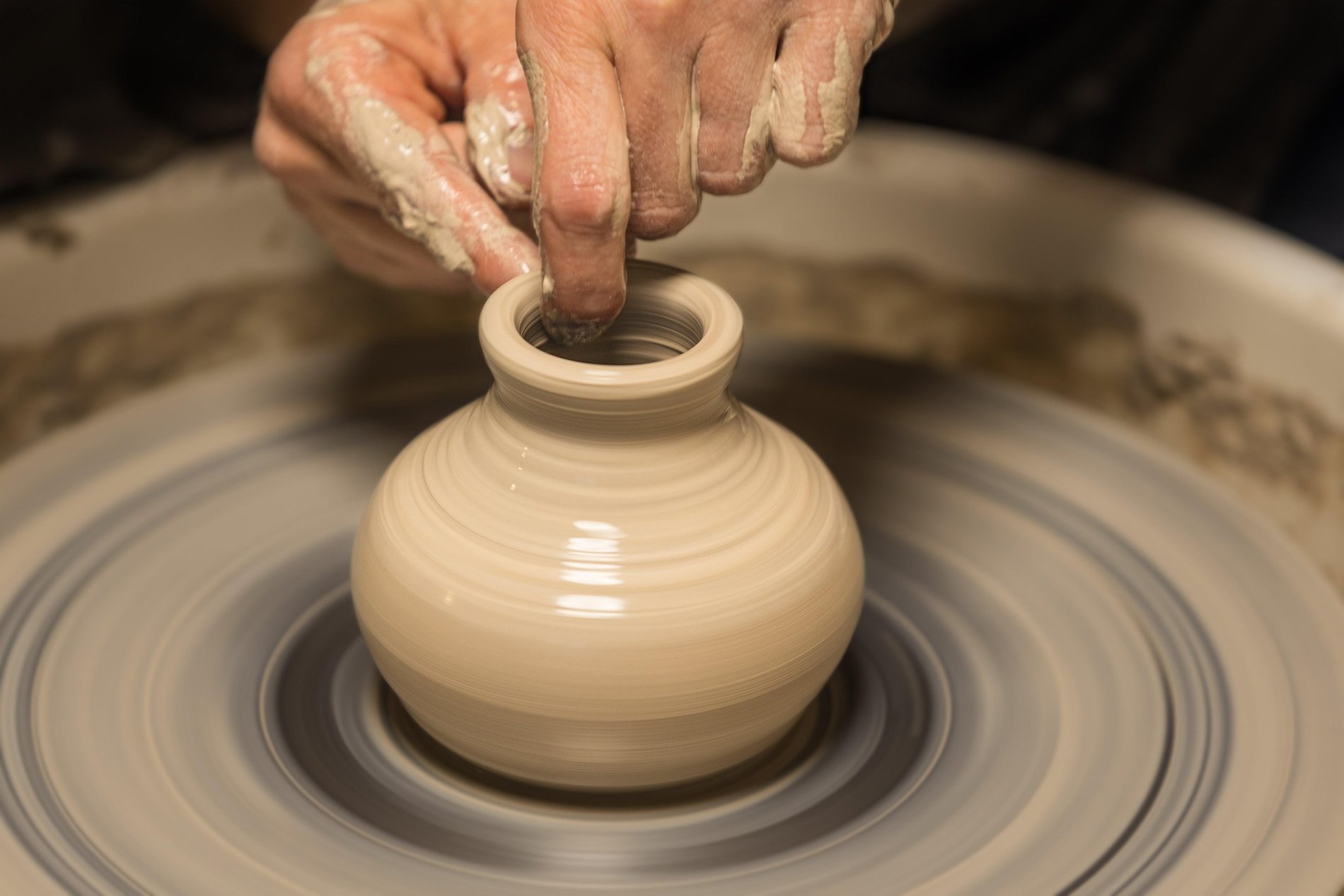 Atelier de poterie traditionnelle près du Berbère Palace à Ouarzazate