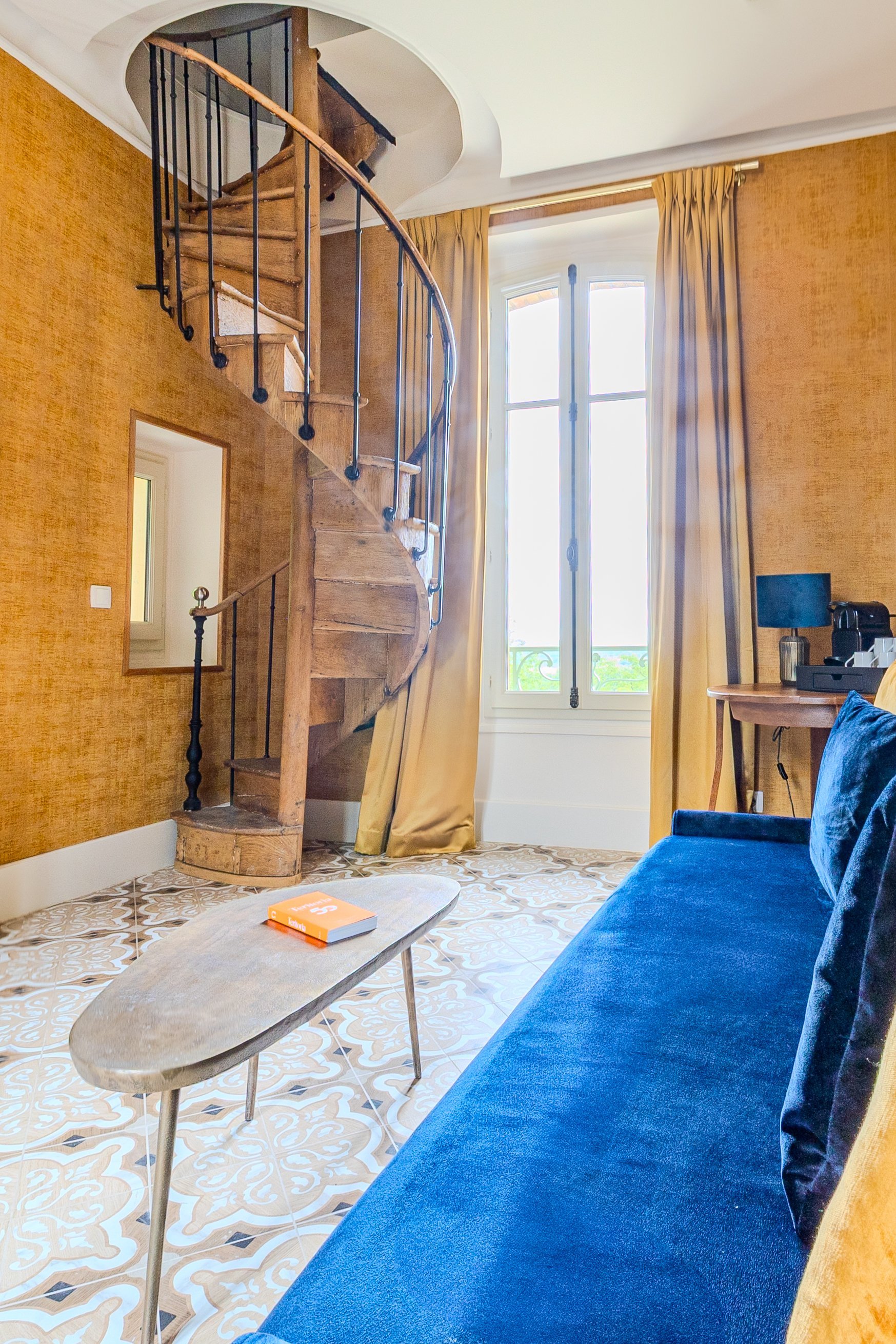 e7972c38-f245-4615-bcec-7d54fd5e0118