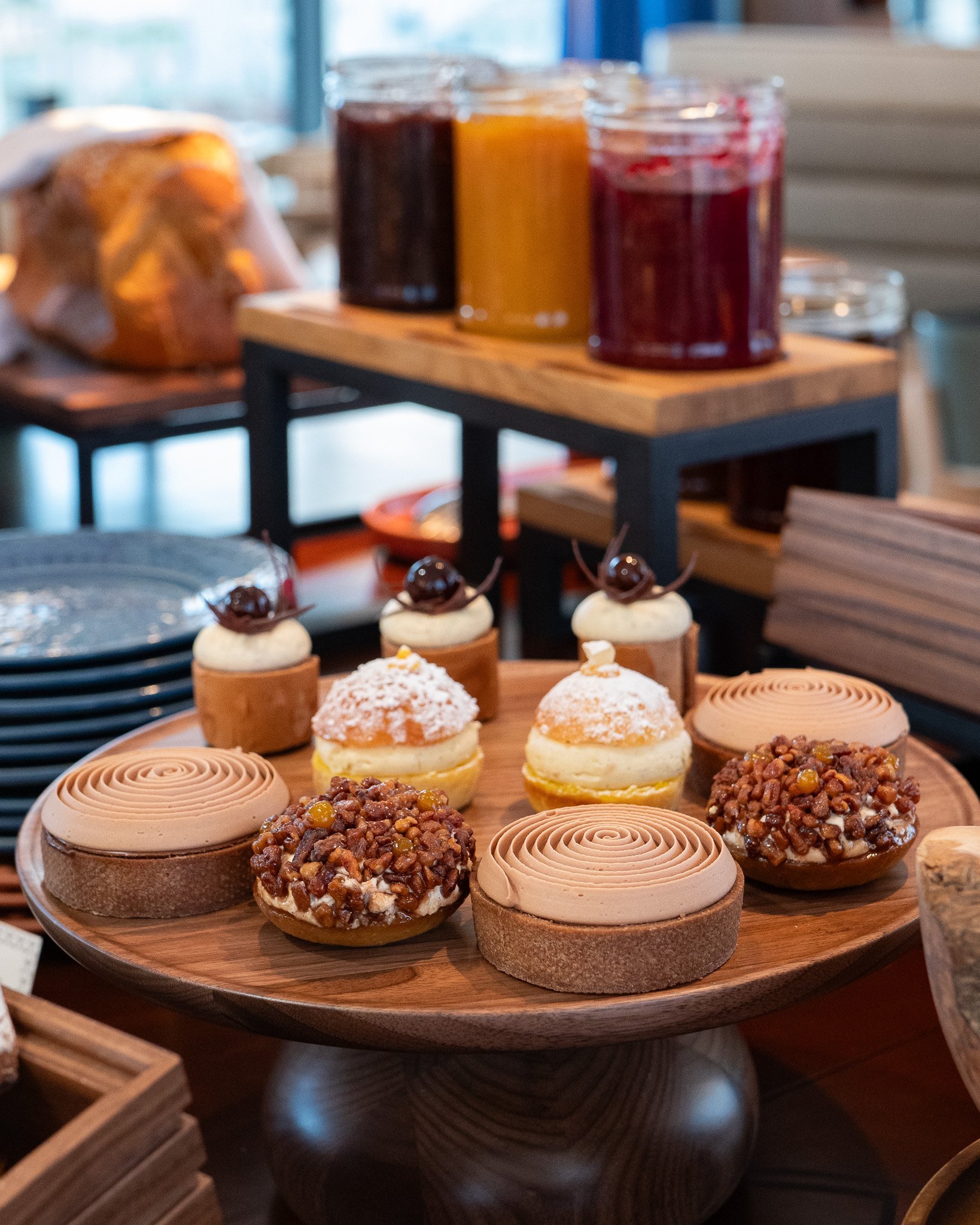 Sweet and savoury mignardises at the Café Victoria buffet