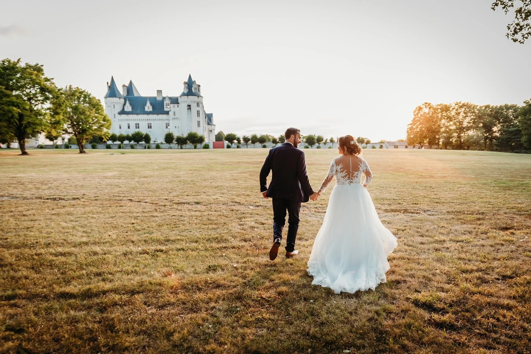 Mariage dans le parc du château Coudray Montpensier.