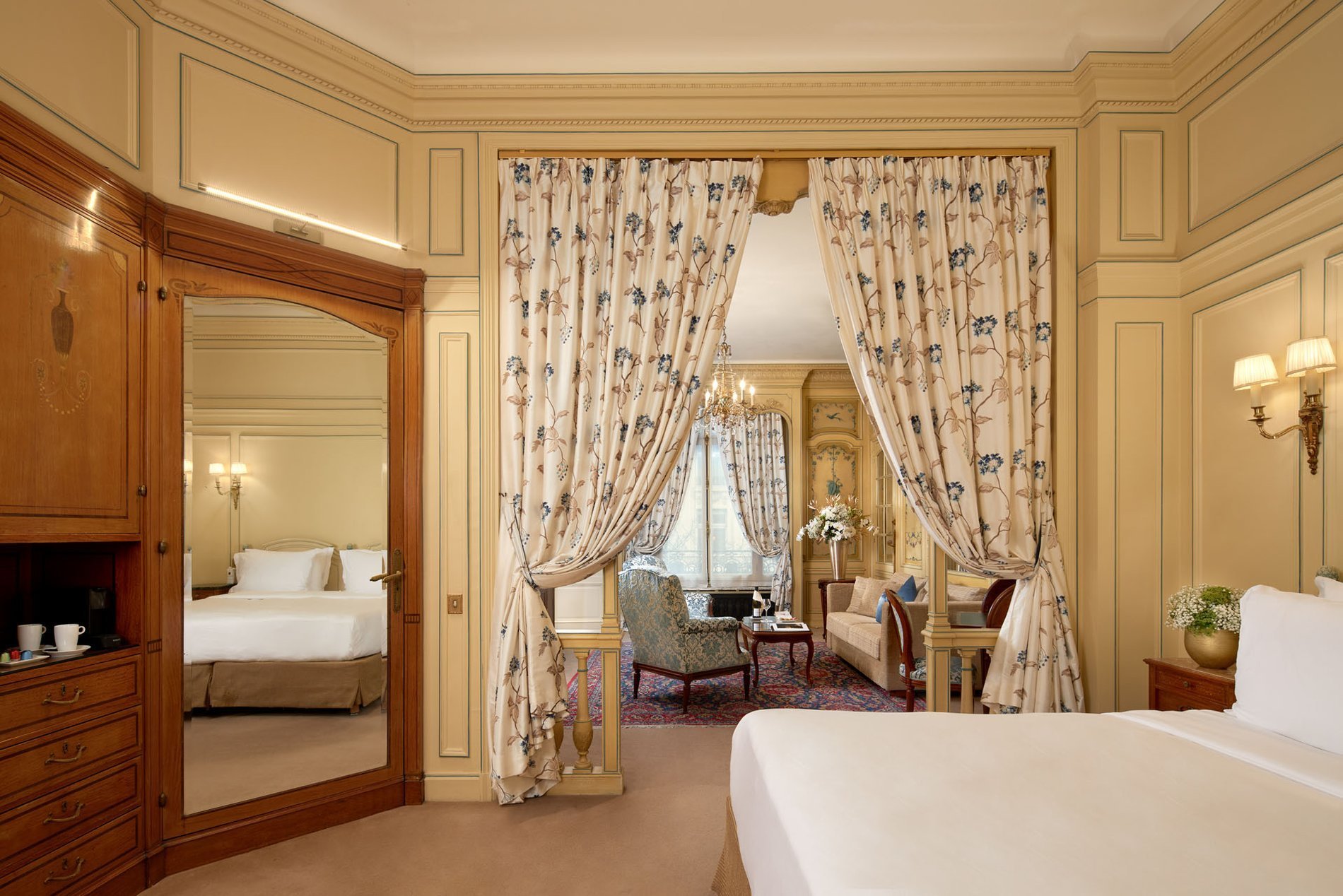 Hôtel Raphael | Junior Suite lounge