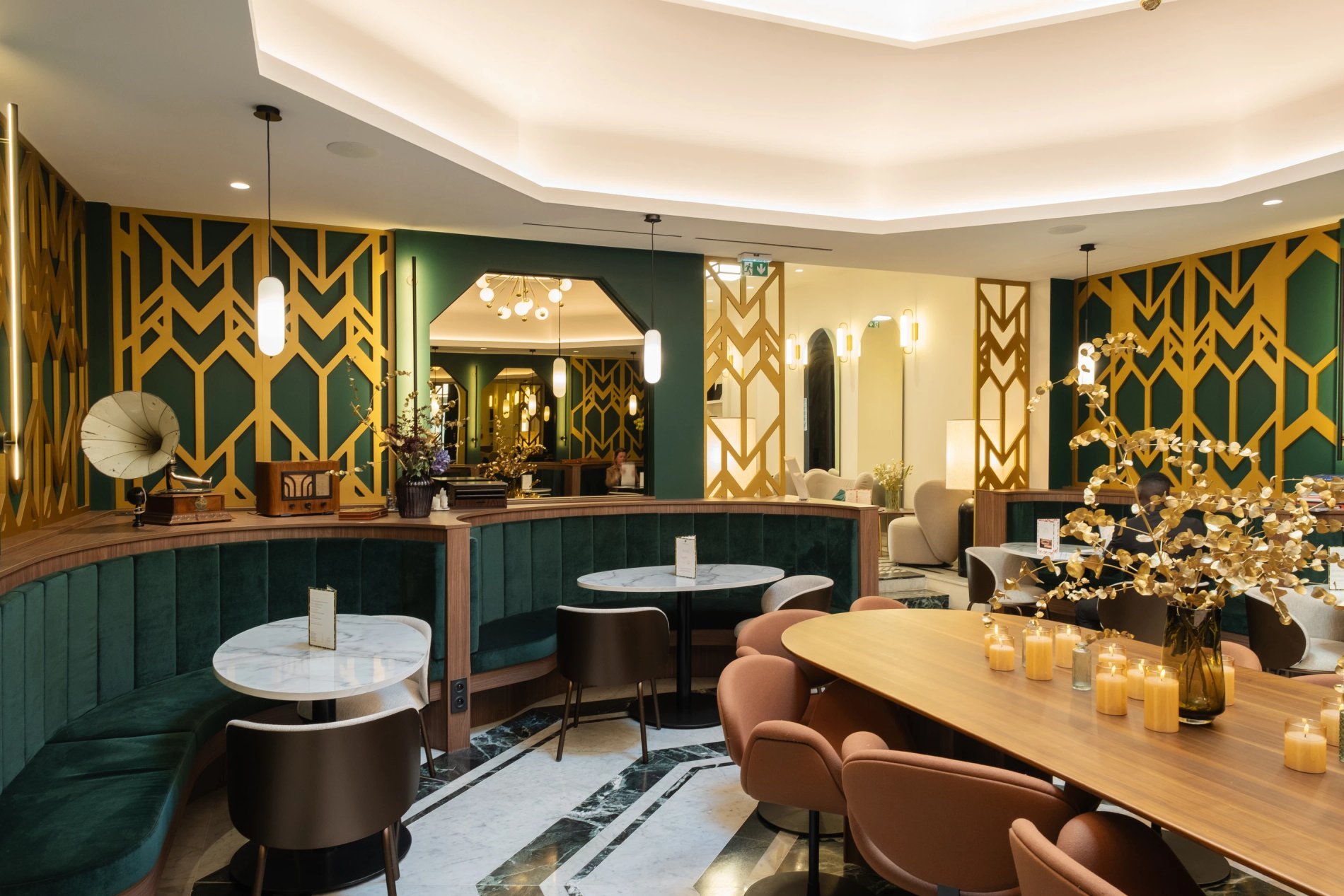 e8b23402-2e31-49ef-a8e9-a9207b81bb3f