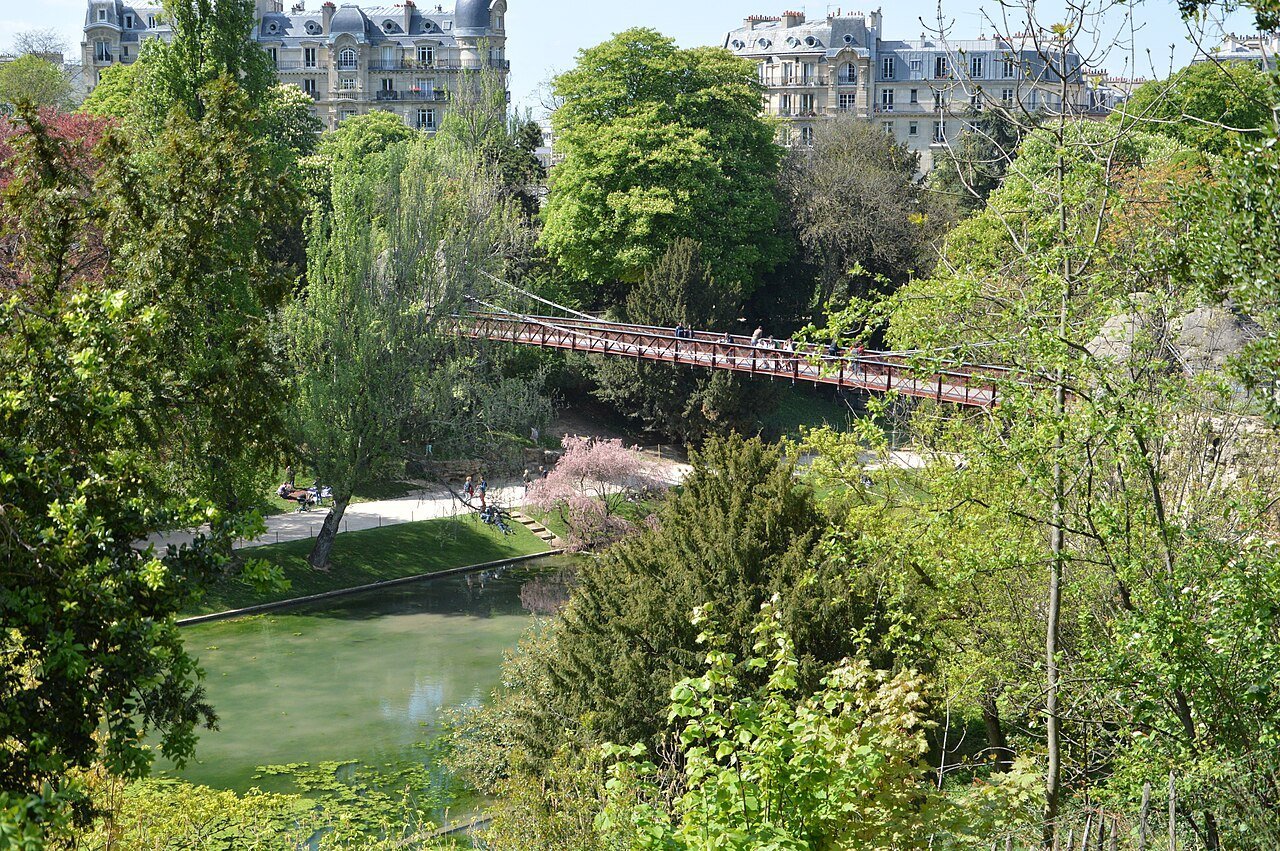 buttes chaumont park - bridge