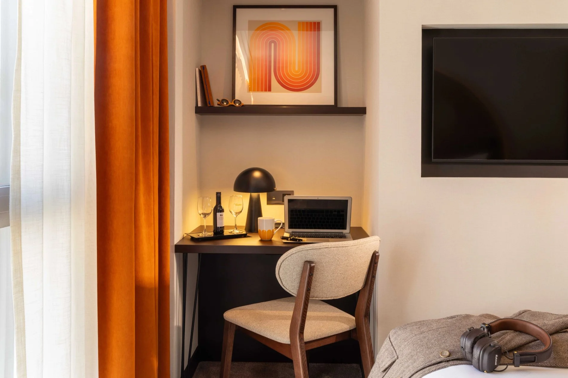 e949583e-6c69-46fc-87c6-dfd9b91bc22a