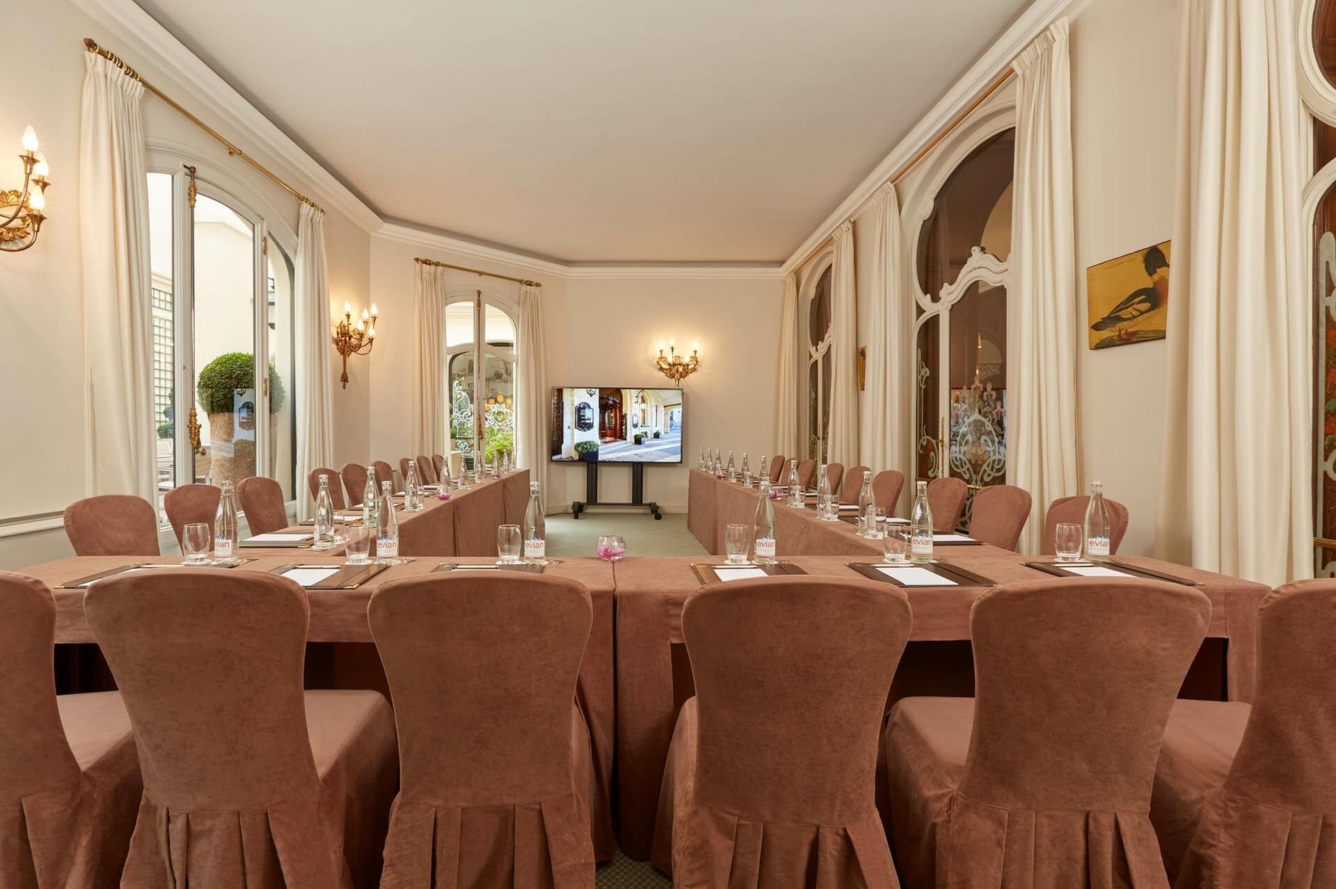 Hotel Regina Louvre | Organize seminar Paris 1