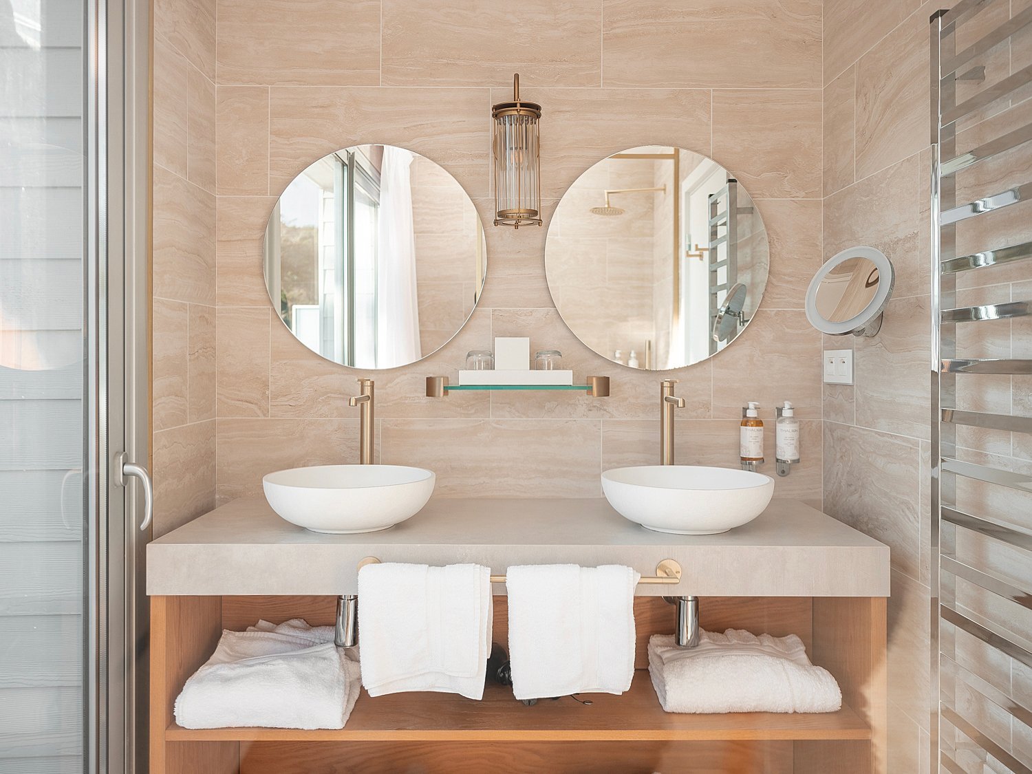 e98e04cd-5680-4aff-b8ec-cb096e4370d2